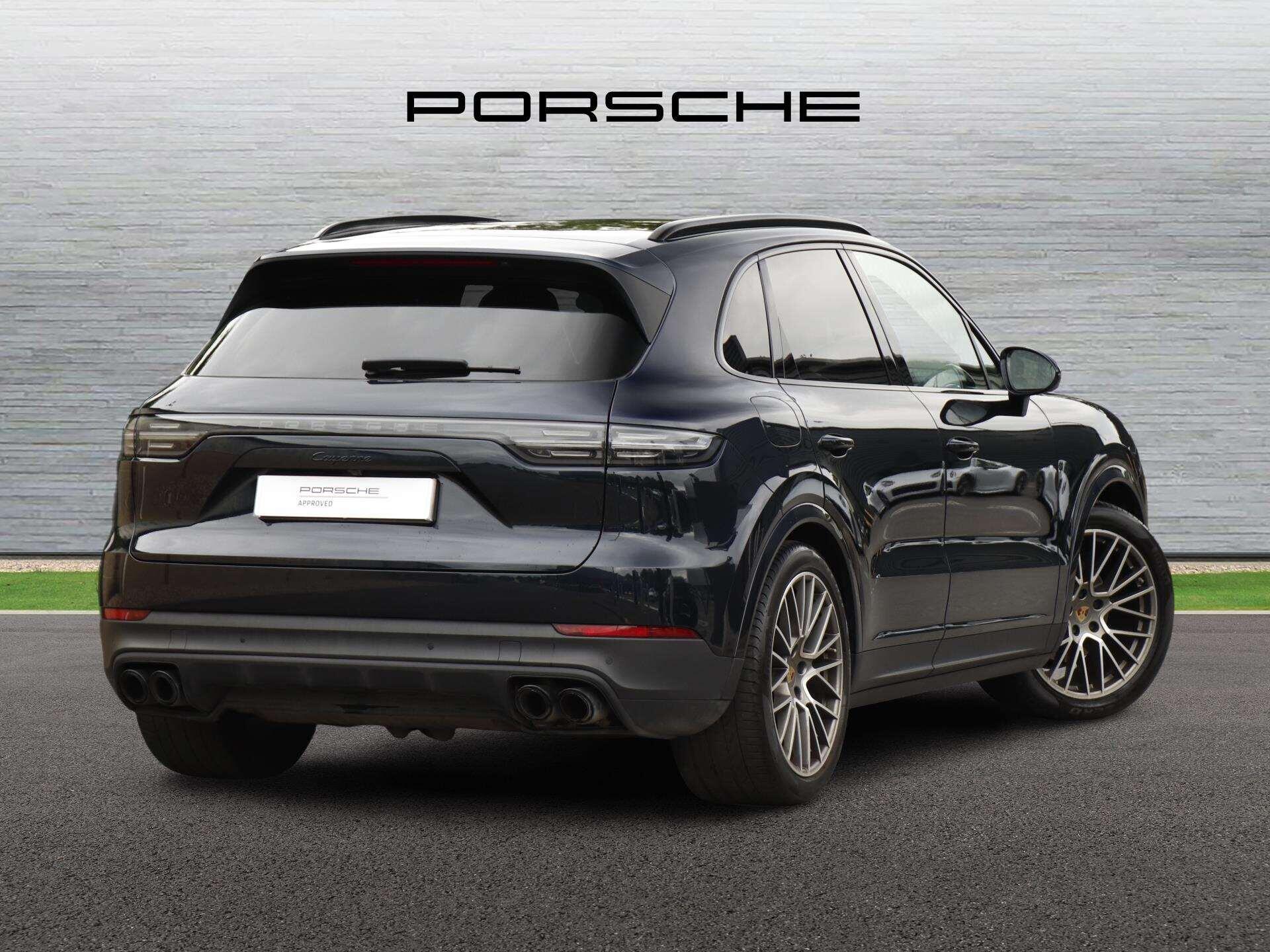 Porsche Cayenne view 3