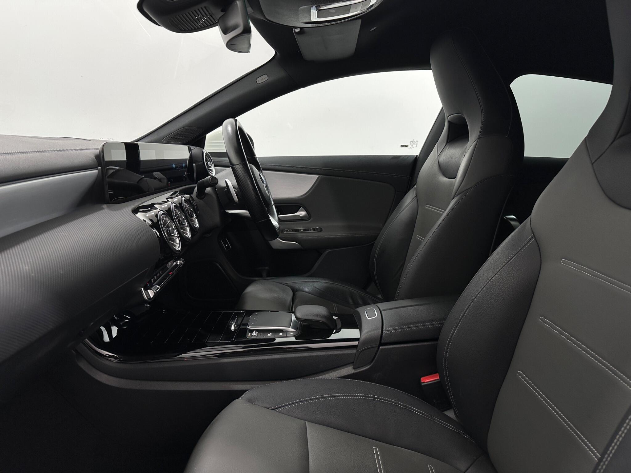 Mercedes-Benz Cla view 37