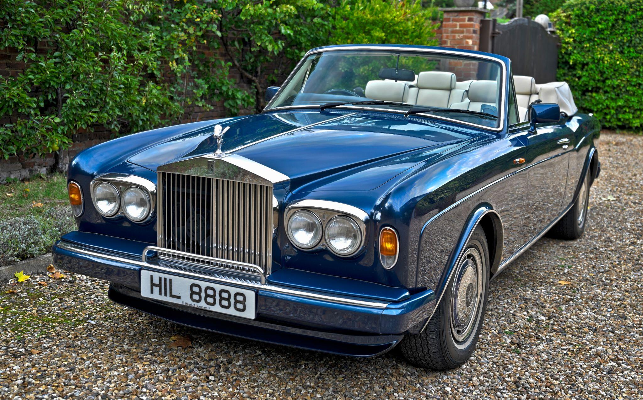 Rolls-Royce Corniche view 13