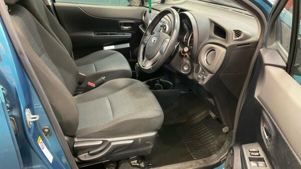 Toyota Yaris view 11