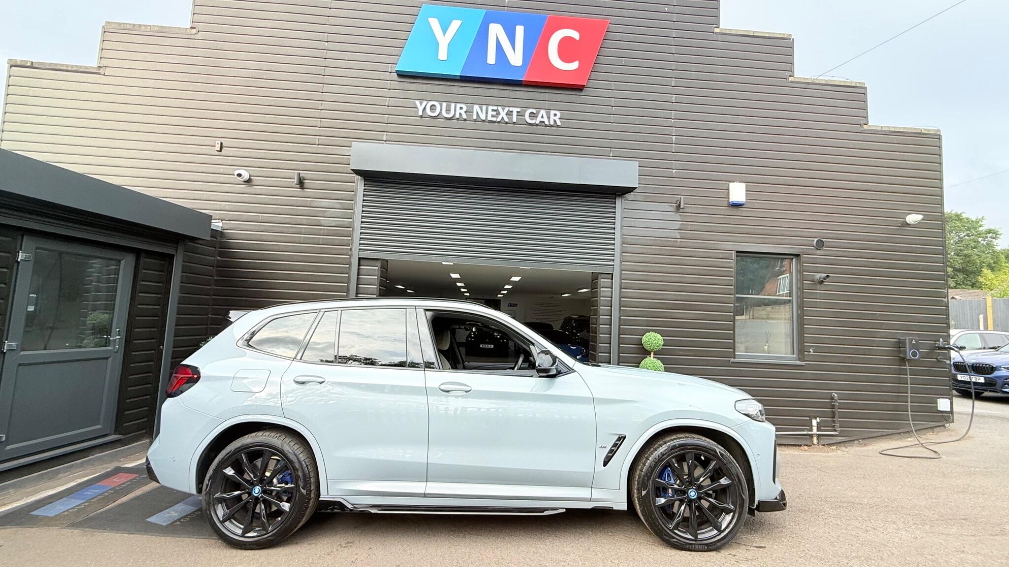 BMW X3 view 5