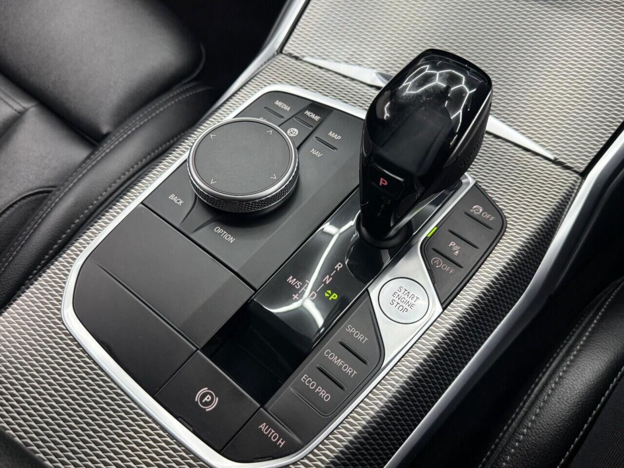 BMW 3 Series view 20