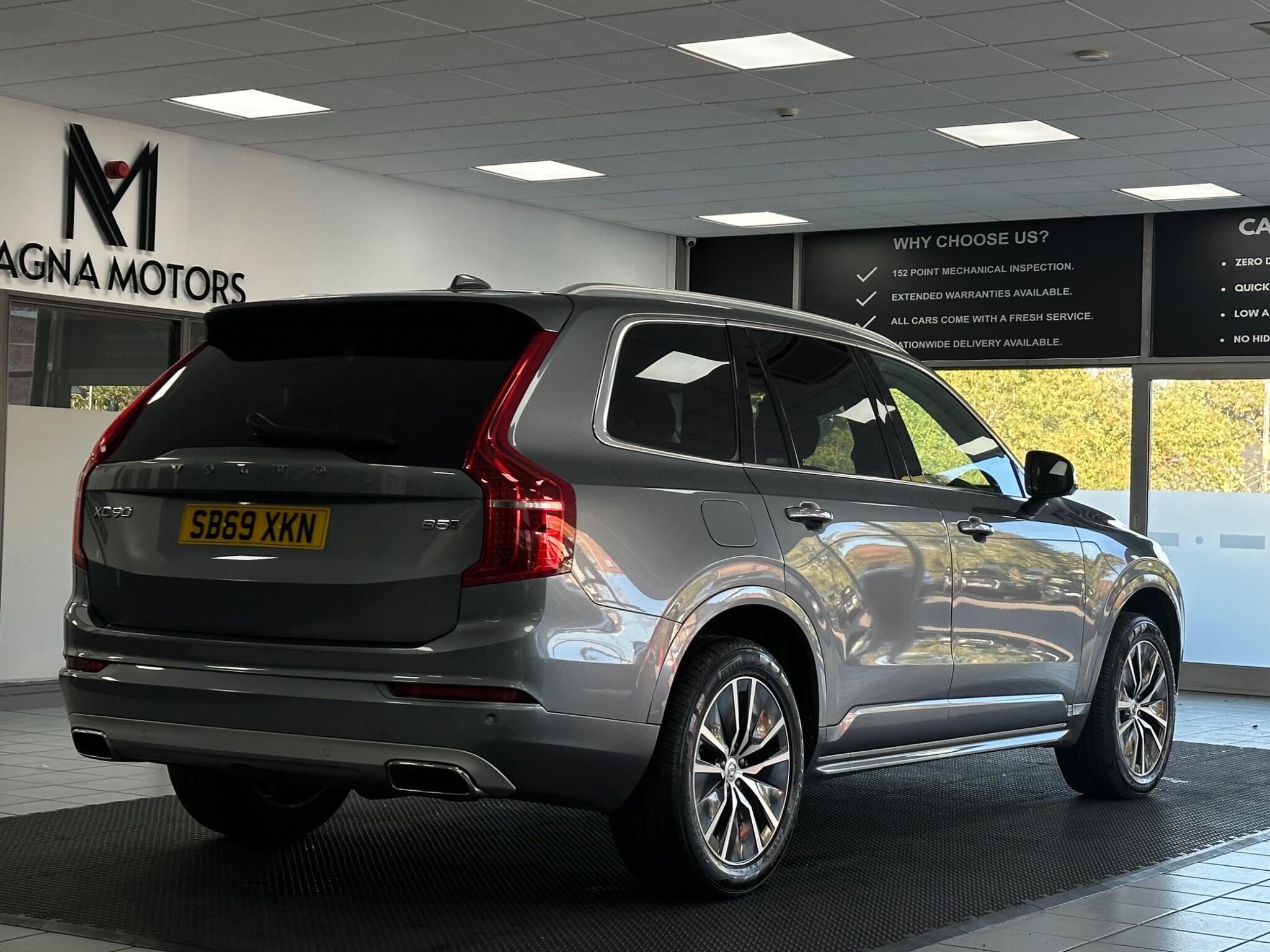 Volvo XC90 view 14