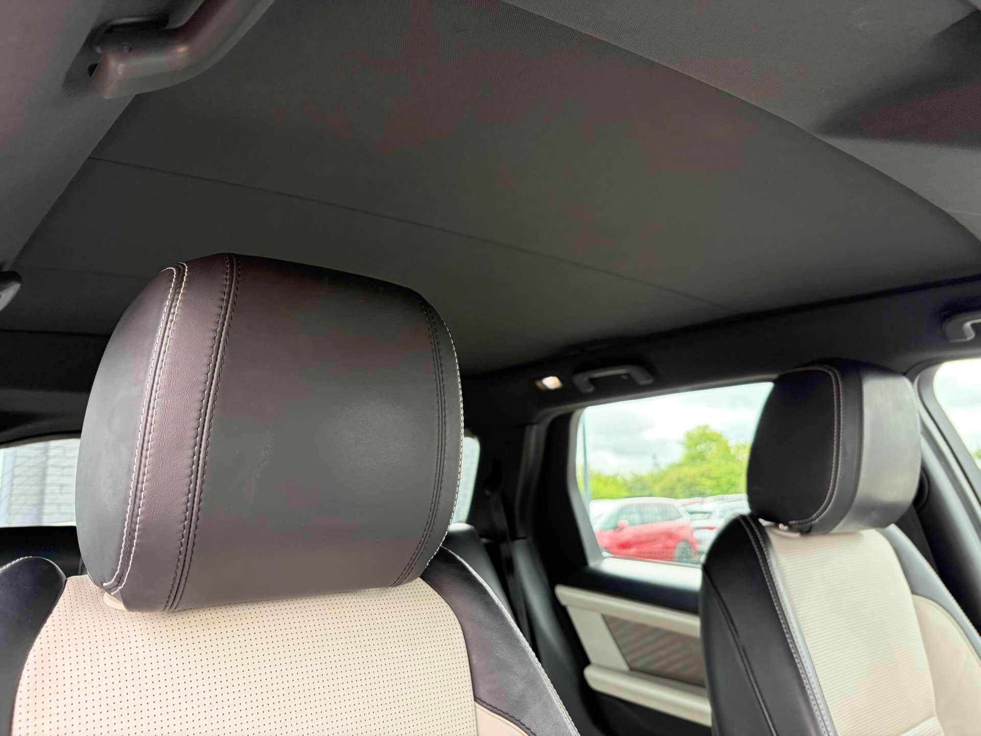 Land Rover Discovery Sport view 43