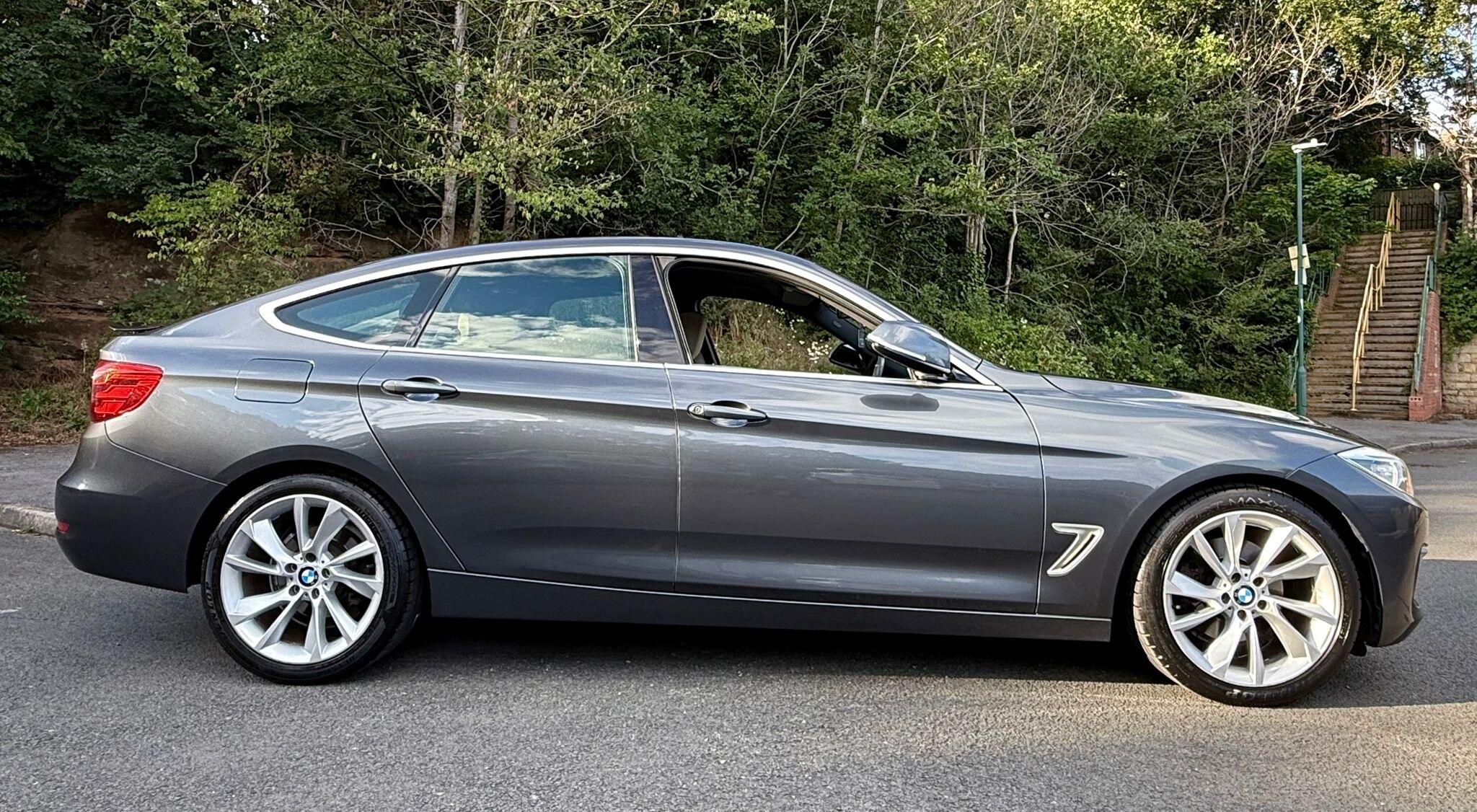 BMW 3 Series view 4
