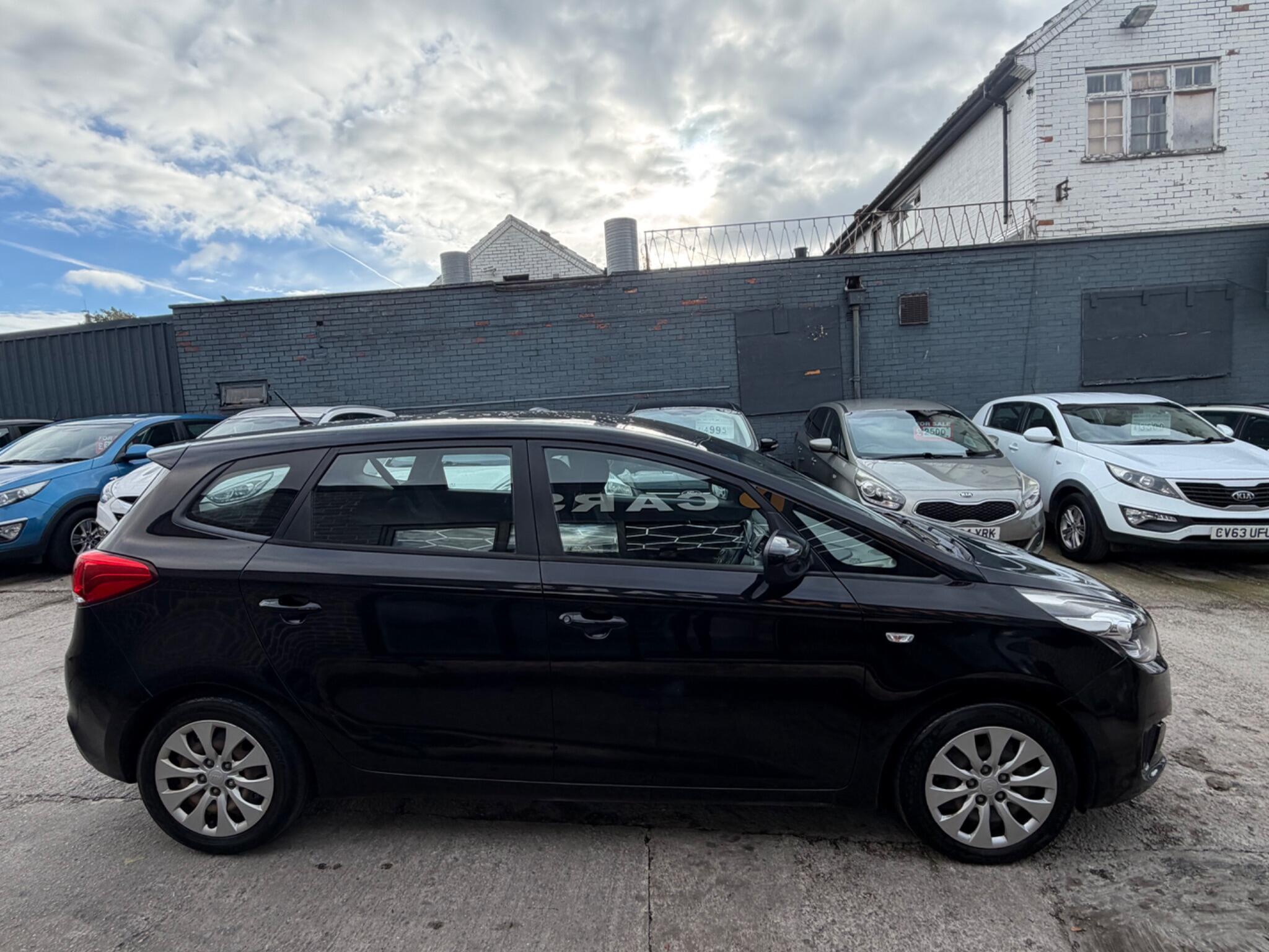 Kia Carens view 7