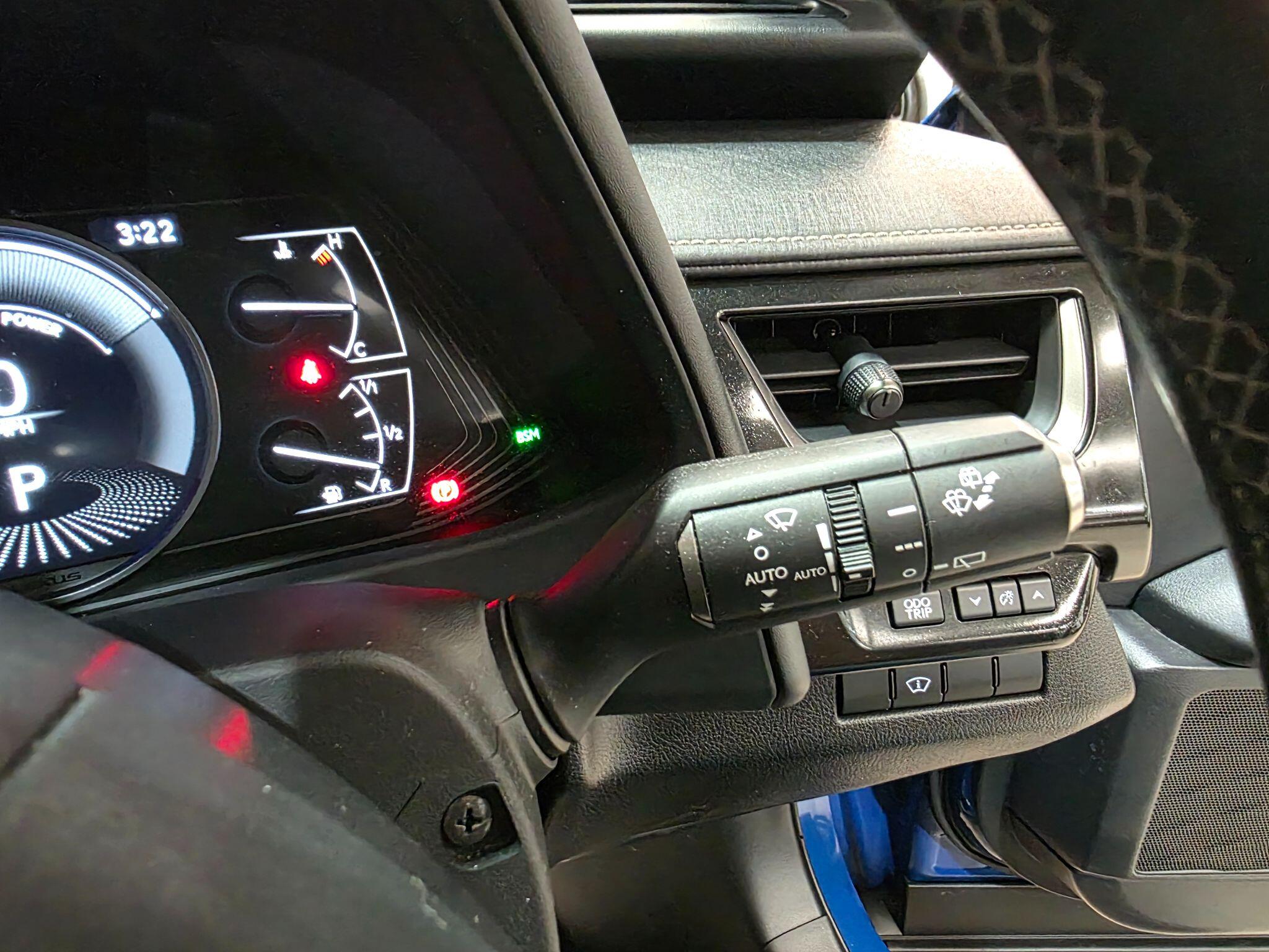 Lexus Ux view 18