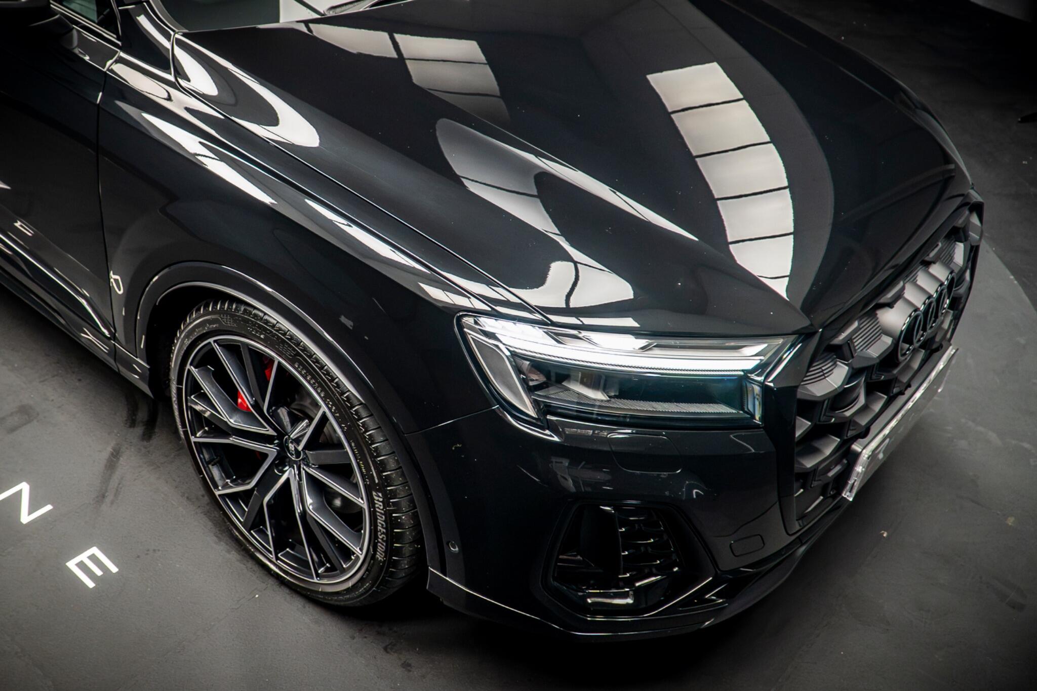 Audi SQ7 view 13