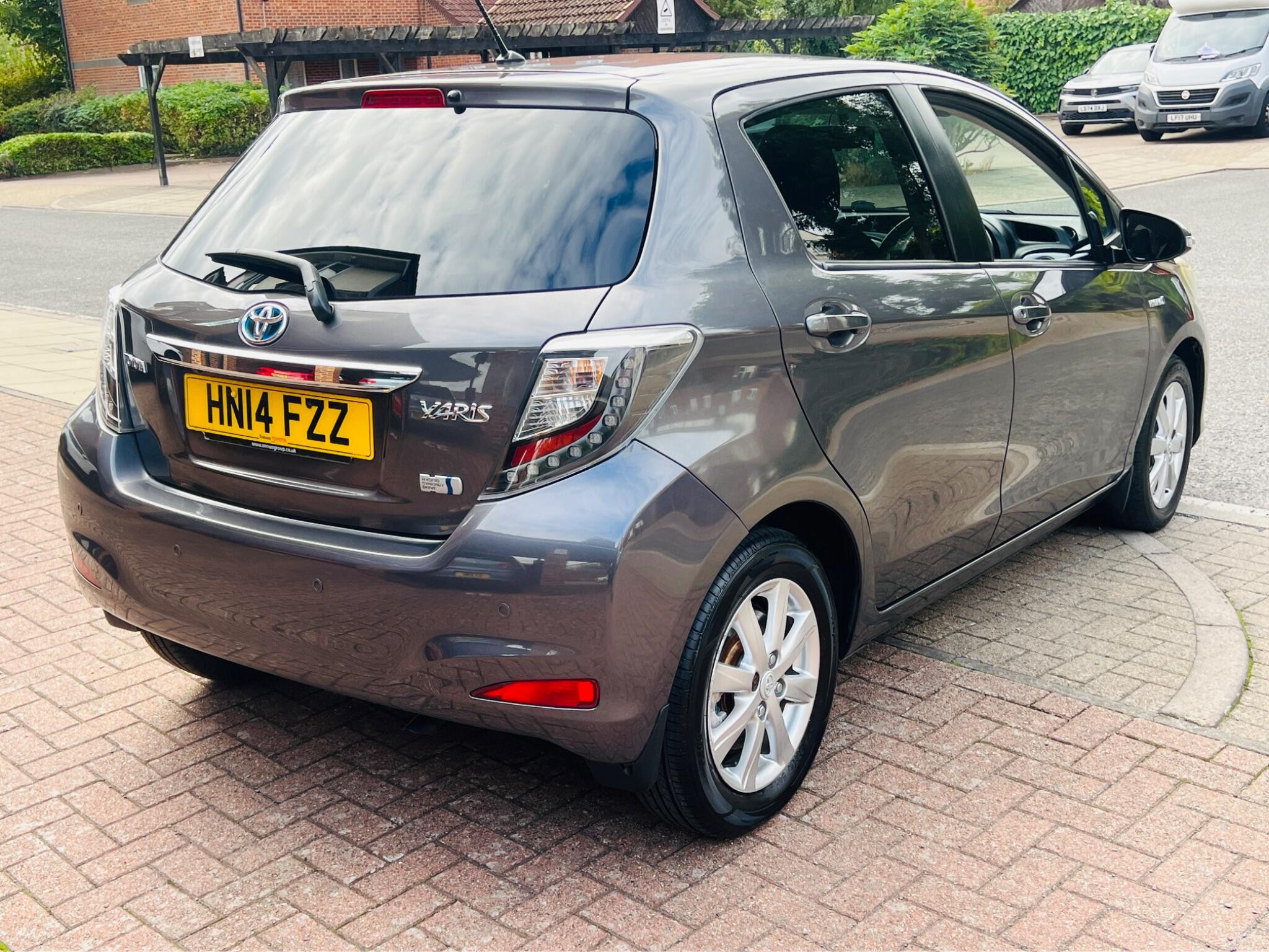Toyota Yaris view 25
