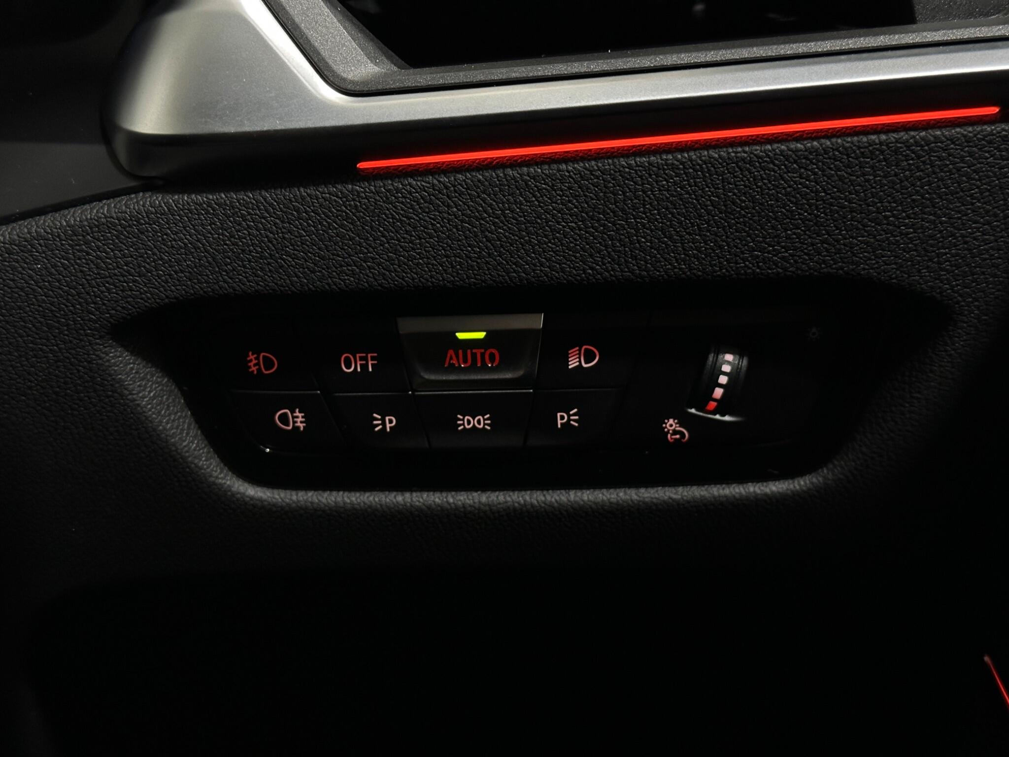BMW 3 Series view 18