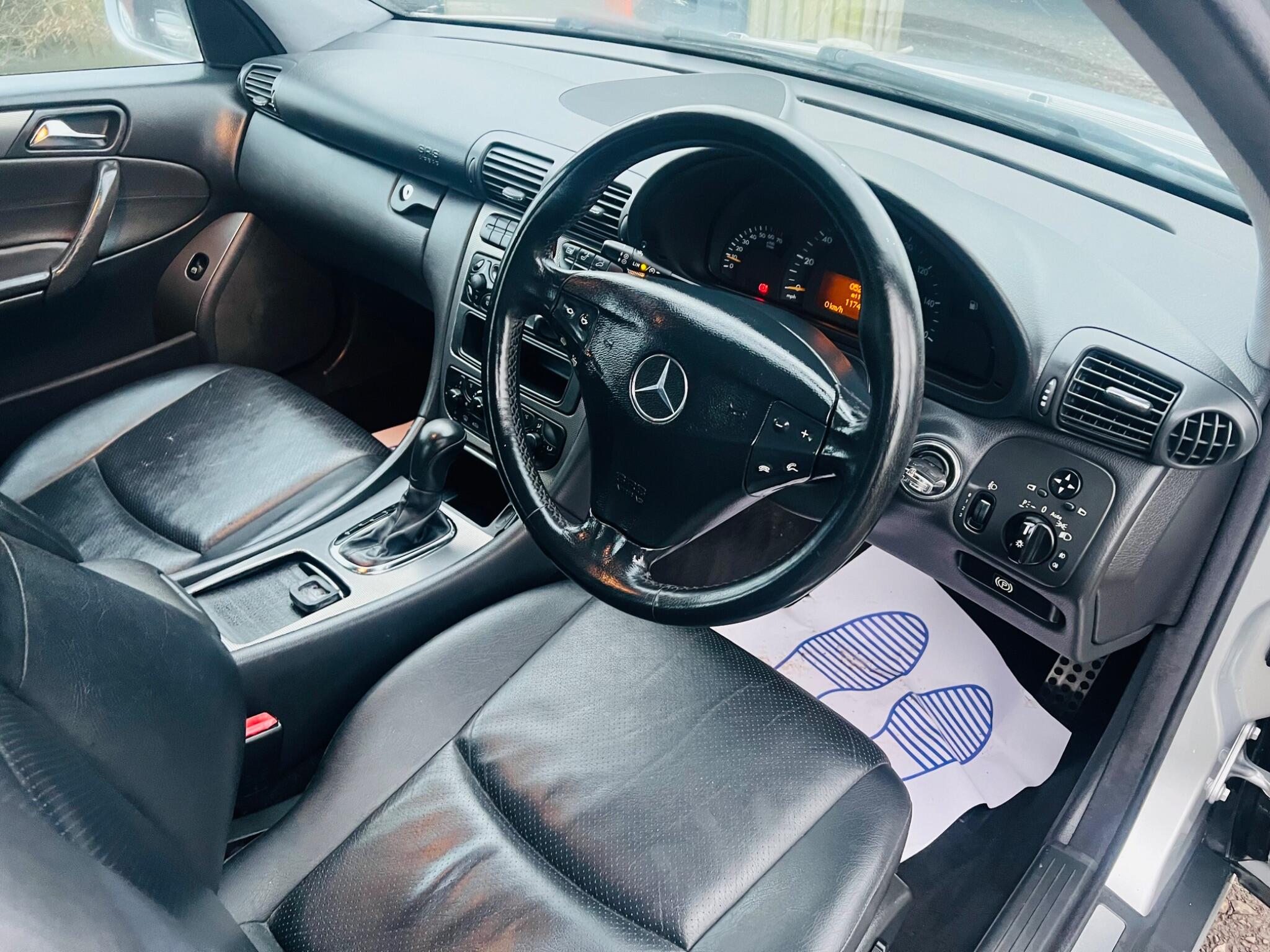 2004 Mercedes-Benz C Class image 26