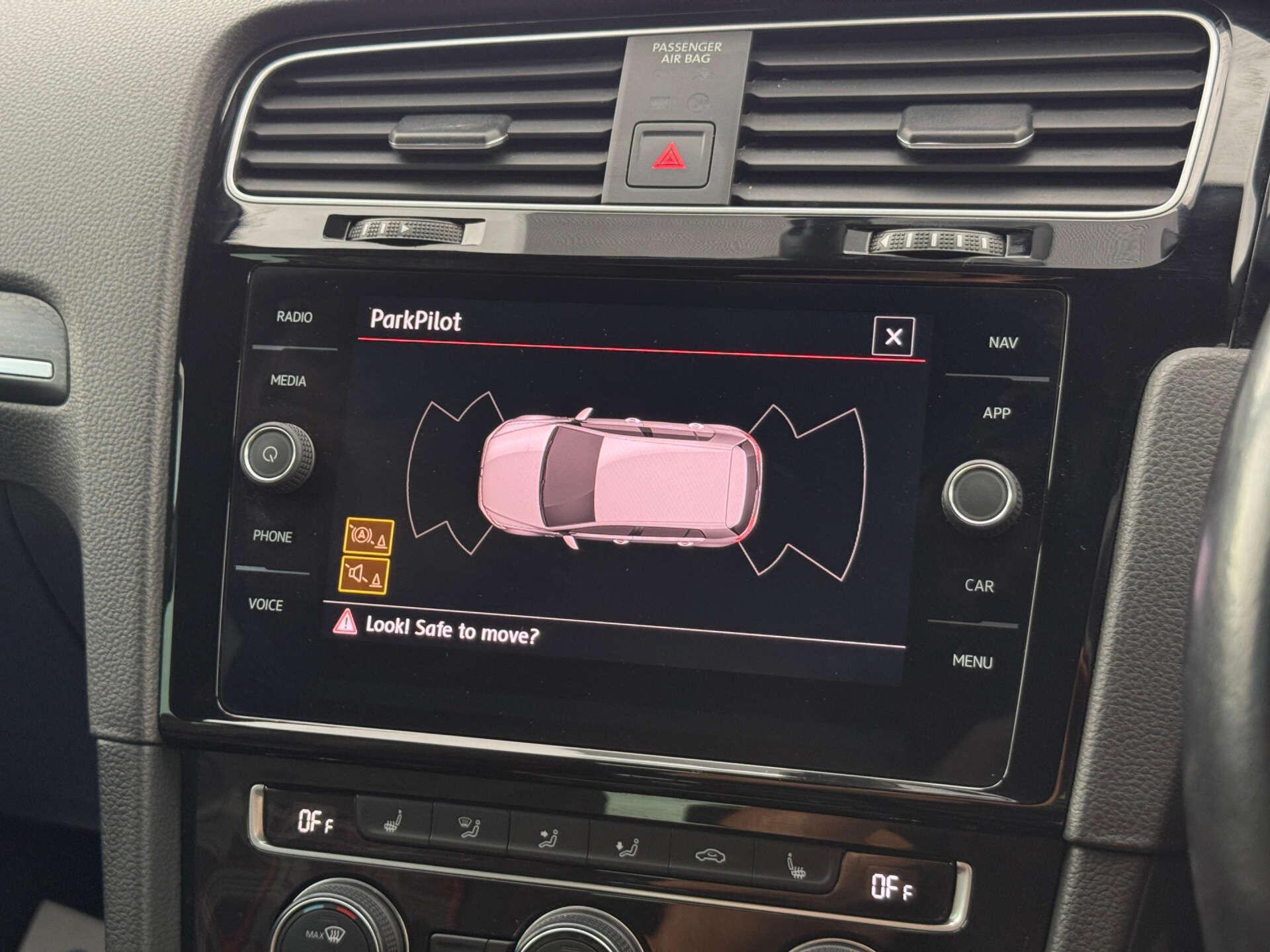 Volkswagen Golf view 70