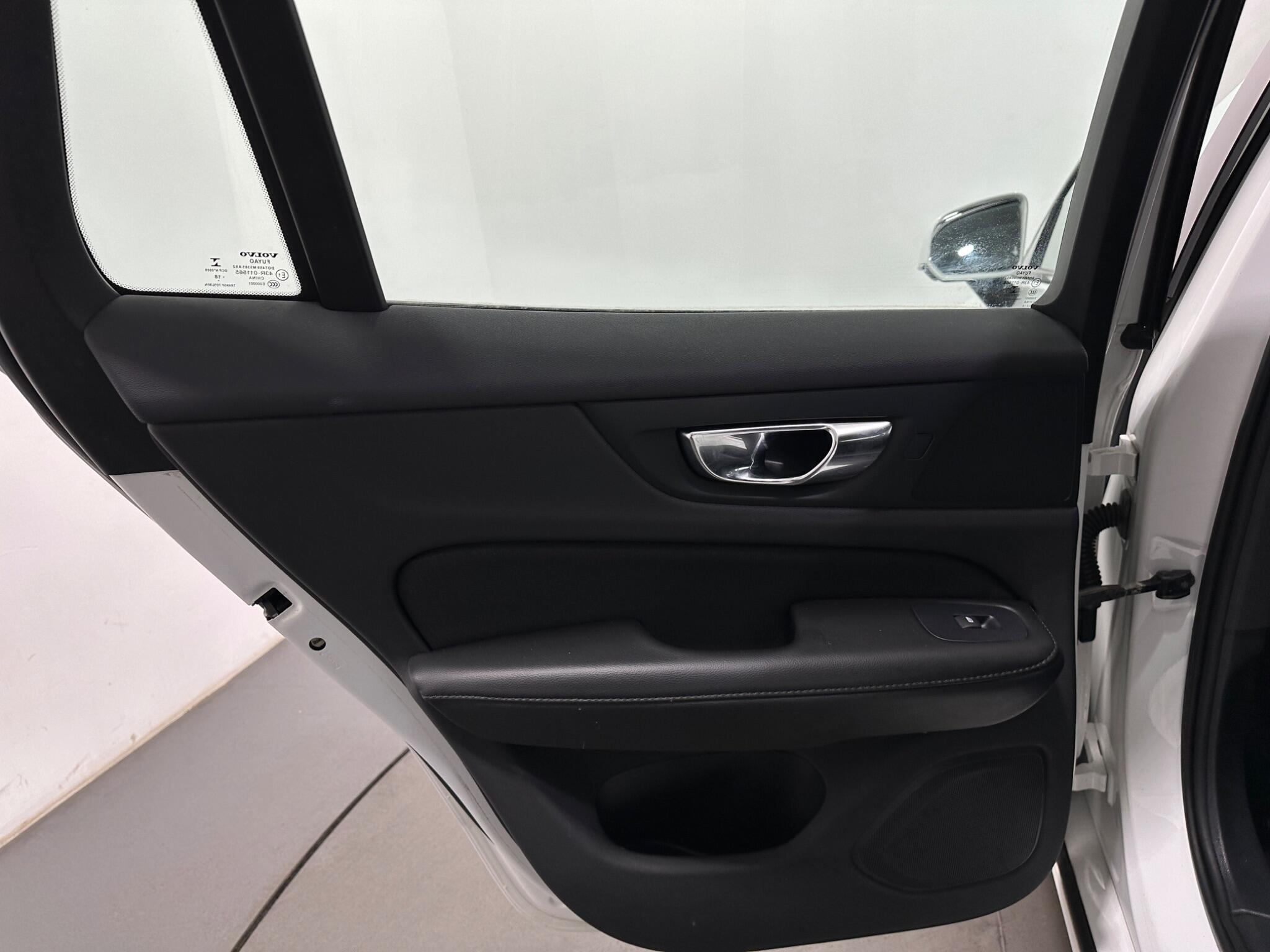 Volvo V60 view 38