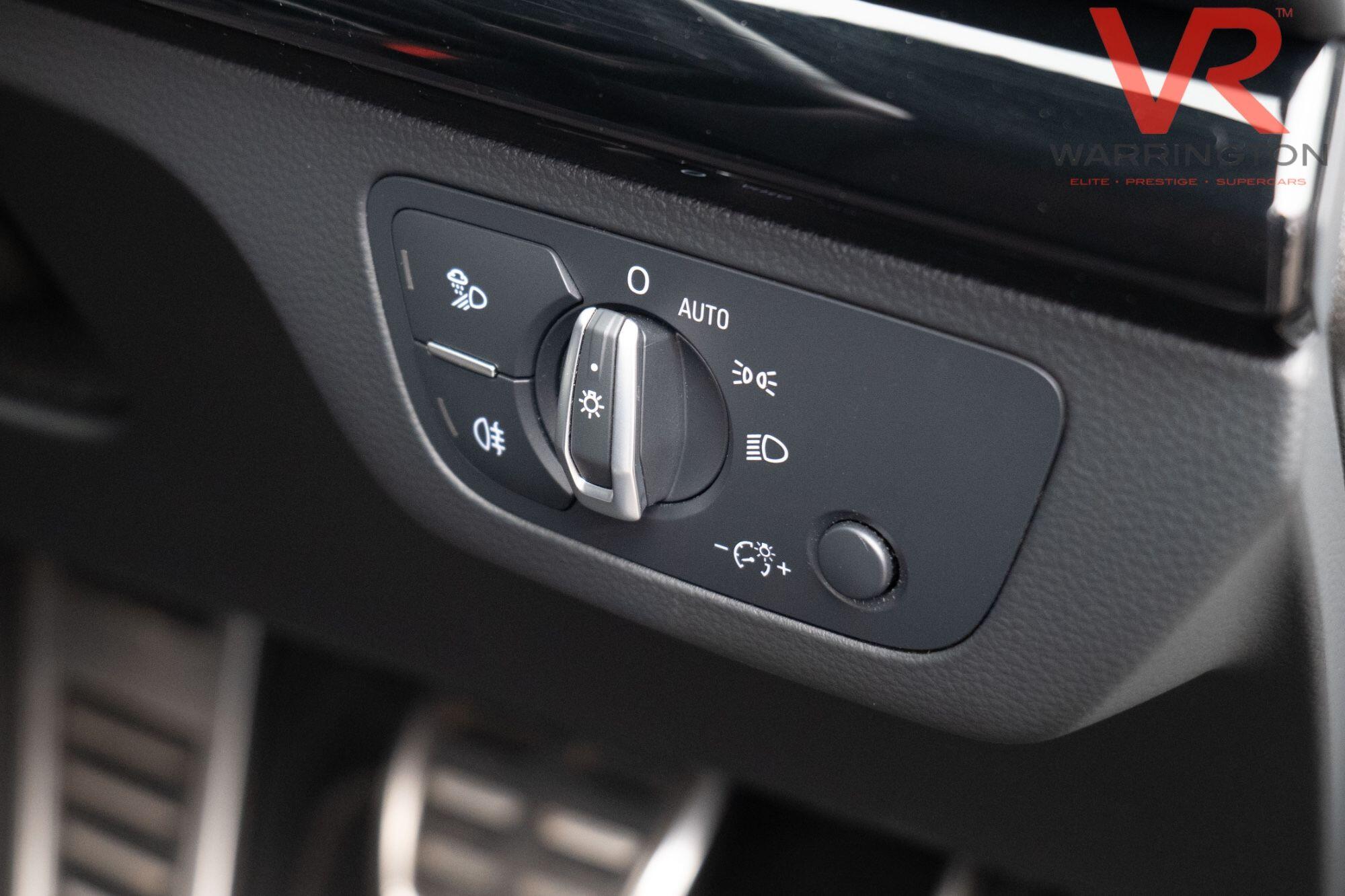 Audi Q5 view 16