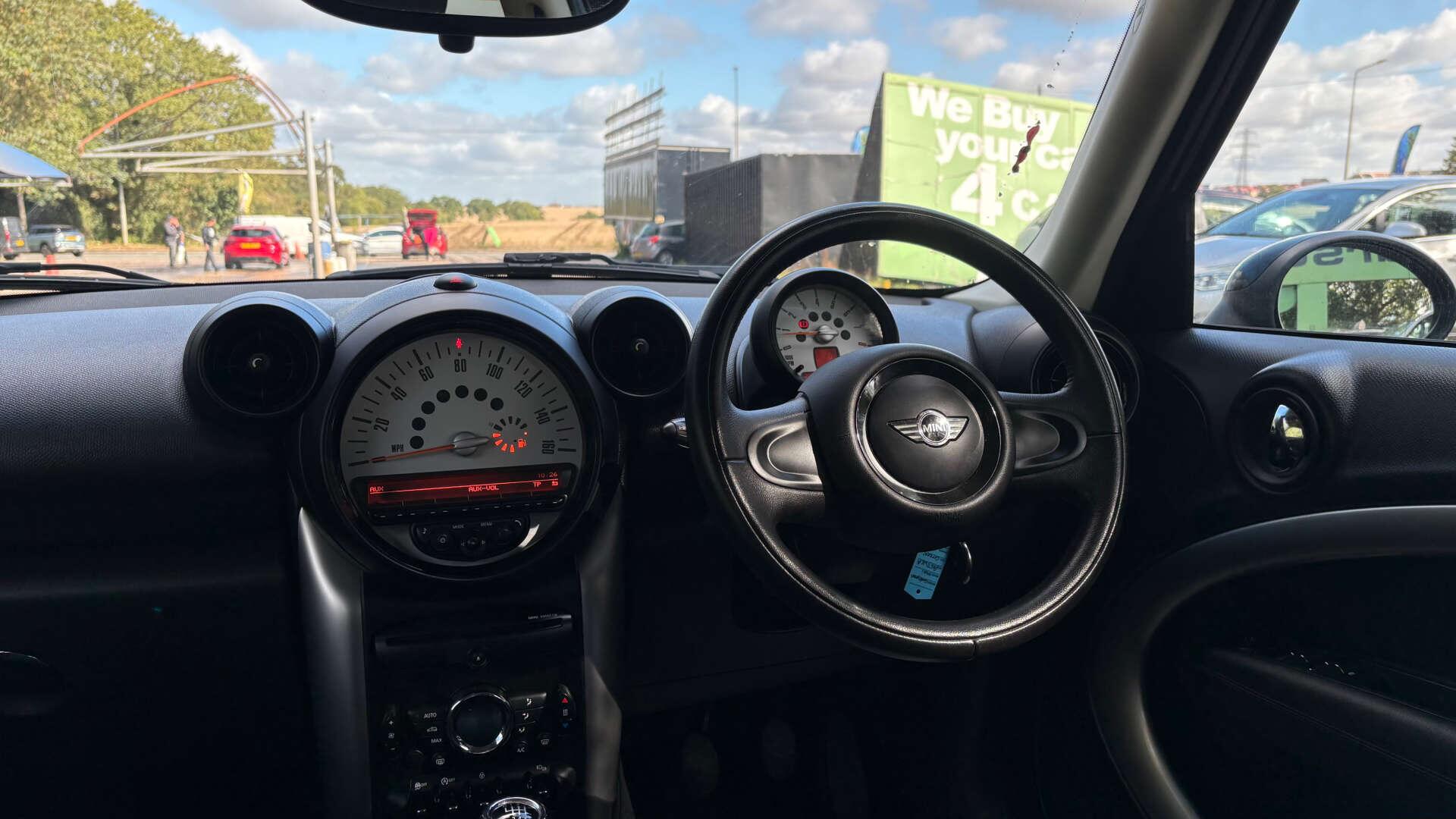 Mini Countryman view 27