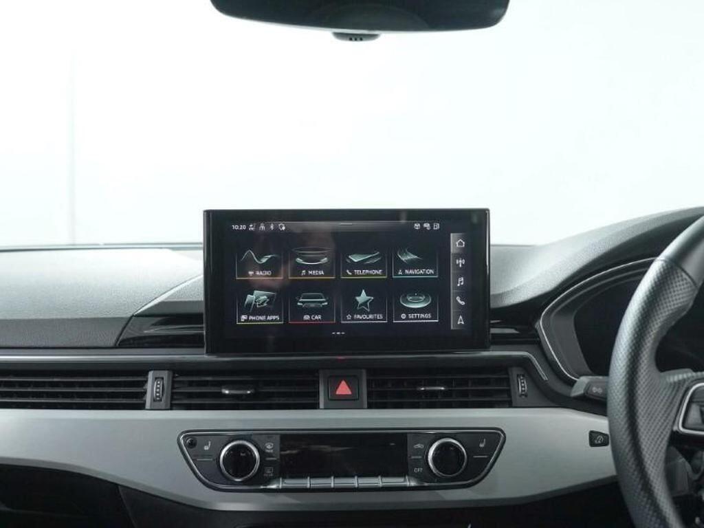 Audi A4 view 12