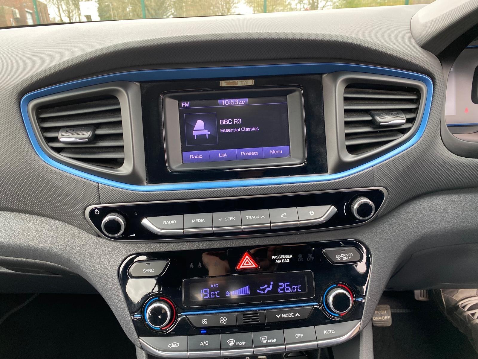 Hyundai Ioniq view 26