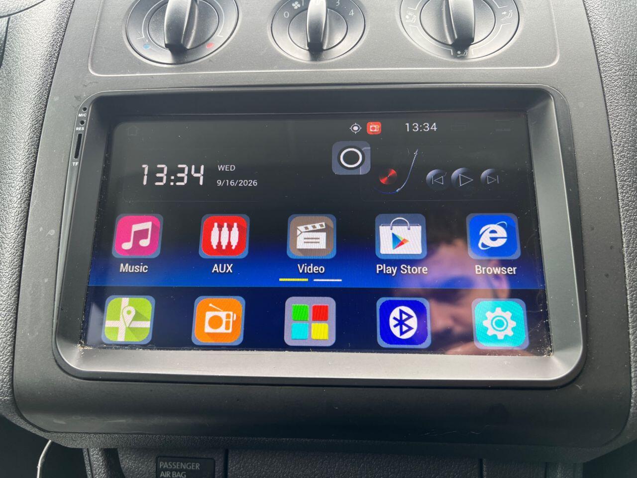 Volkswagen Caddy Maxi view 23