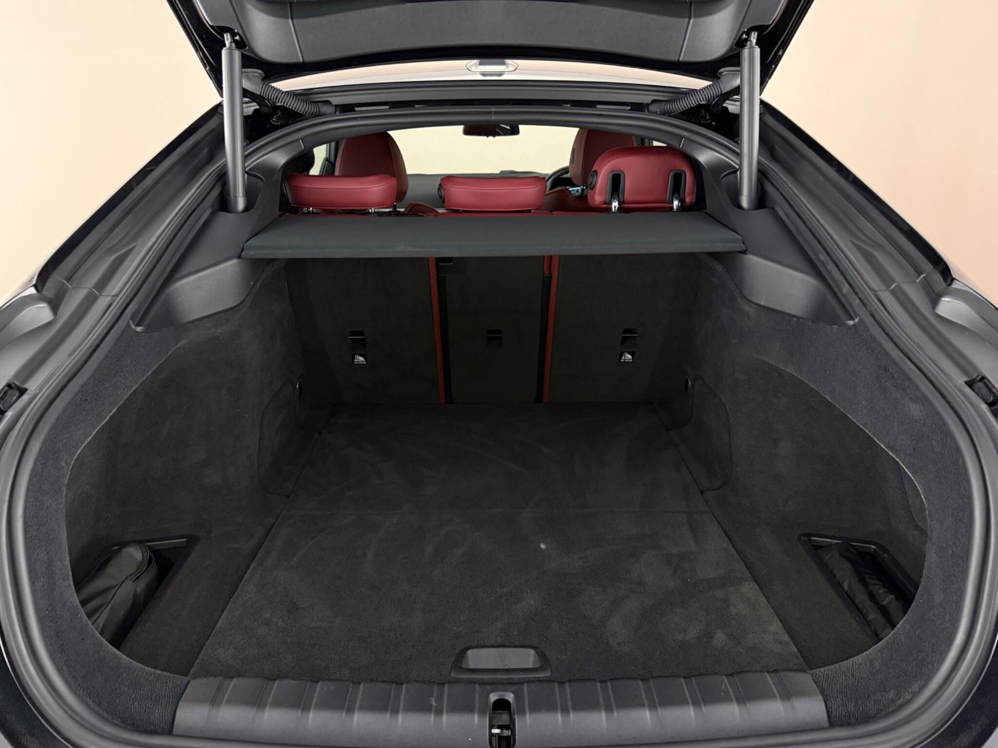 BMW I4 view 10
