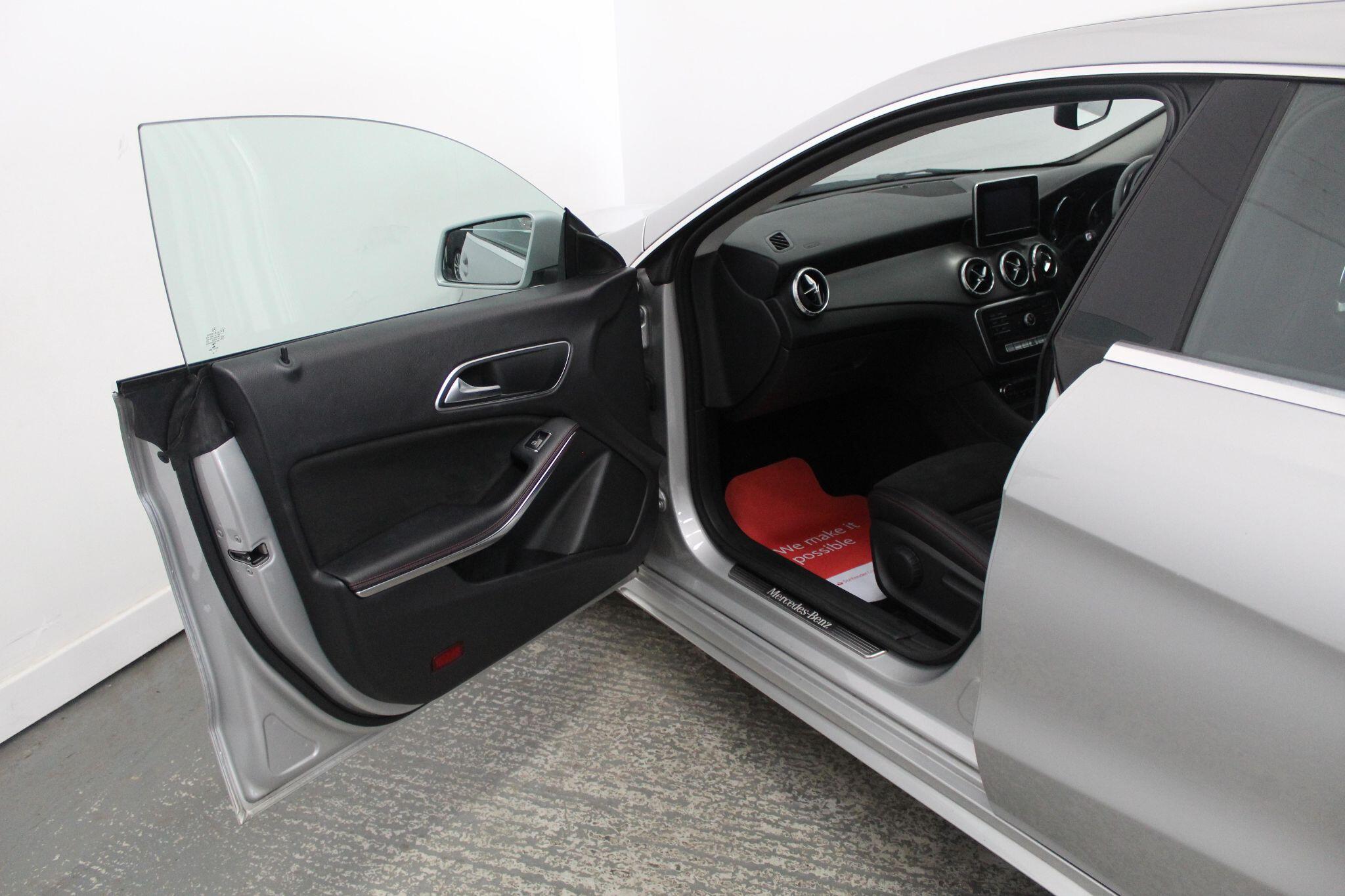 Mercedes-Benz CLA view 26