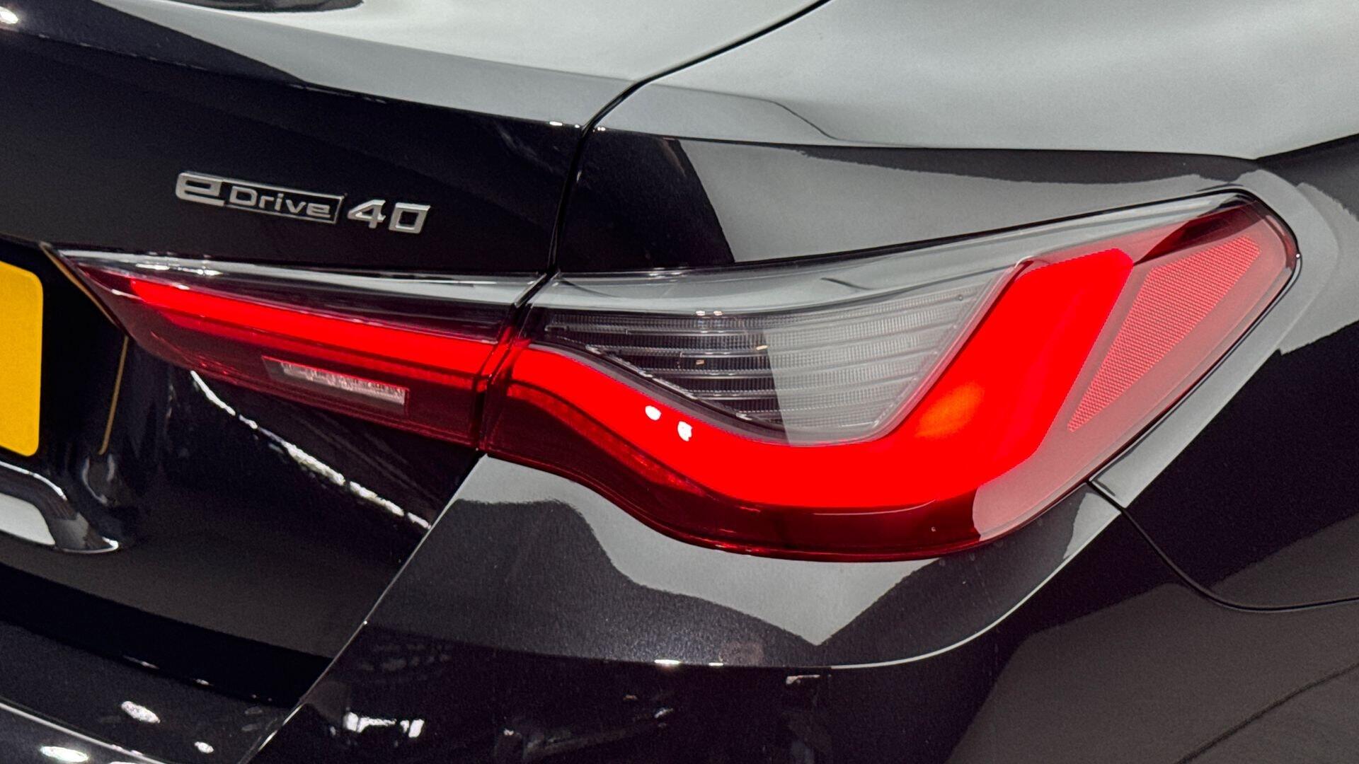 BMW i4 view 22