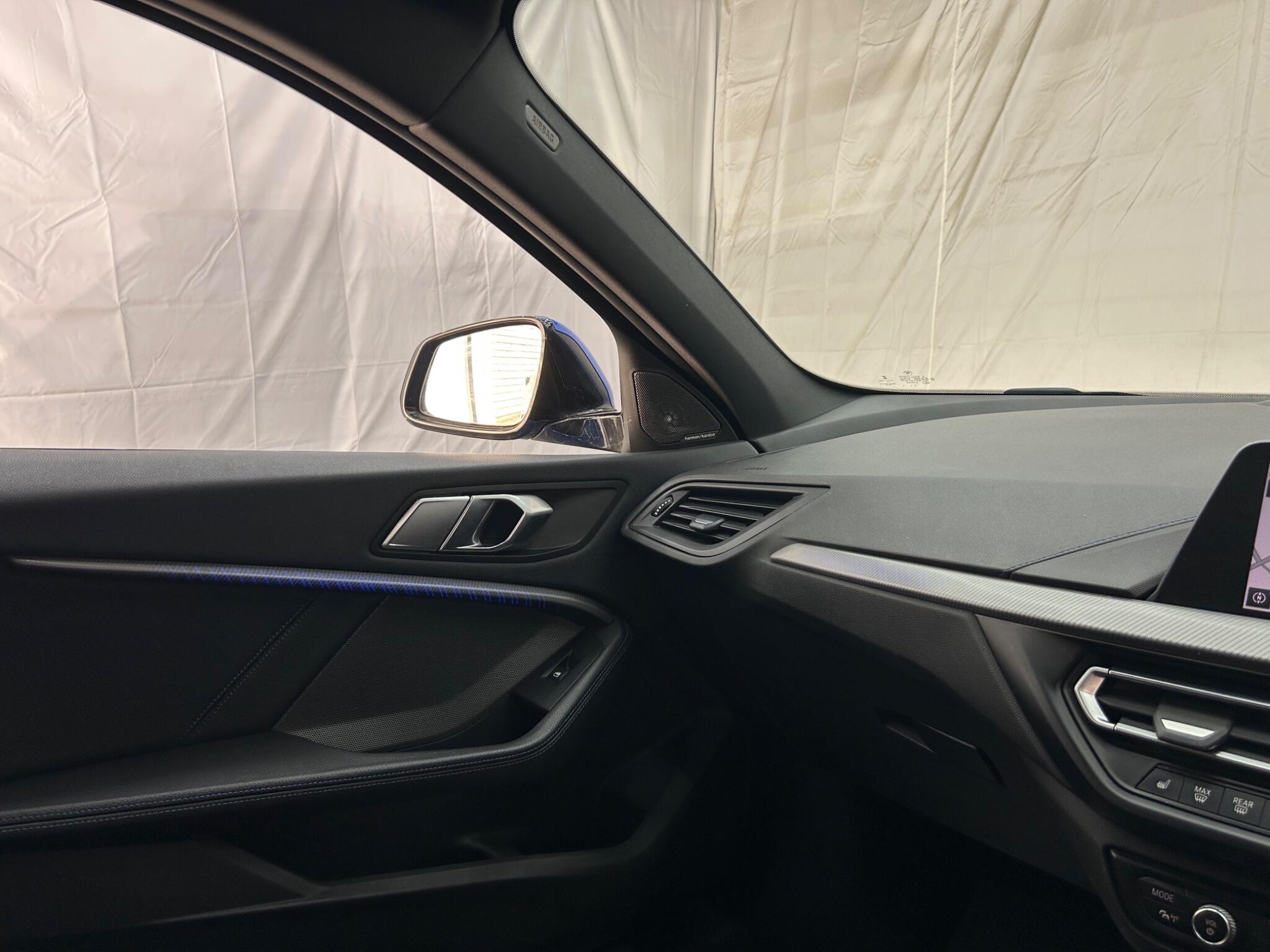 BMW 1 Series view 10