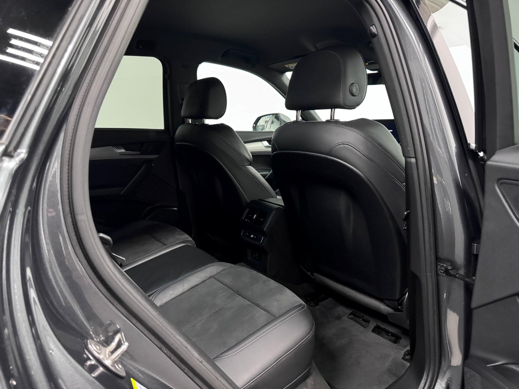 Audi Q5 view 22