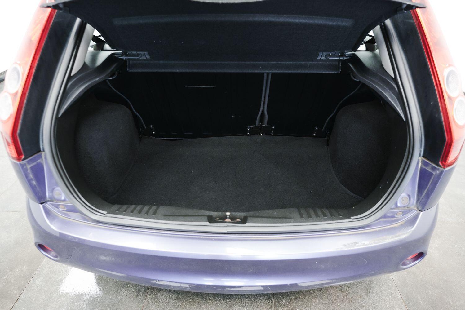 Ford Fiesta view 9