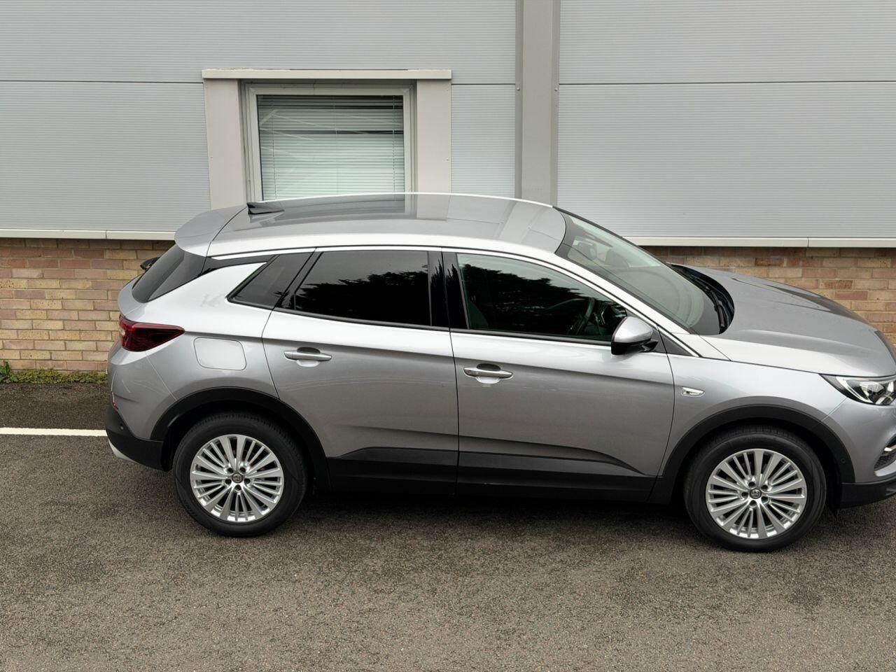 Vauxhall Grandland X view 95