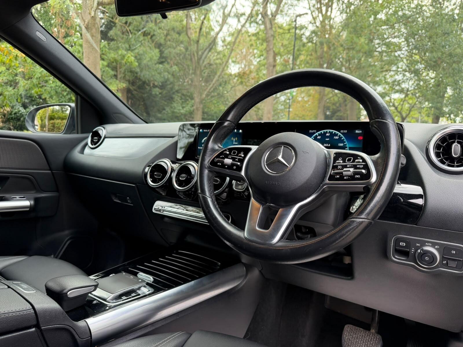 Mercedes-Benz B-Class view 9