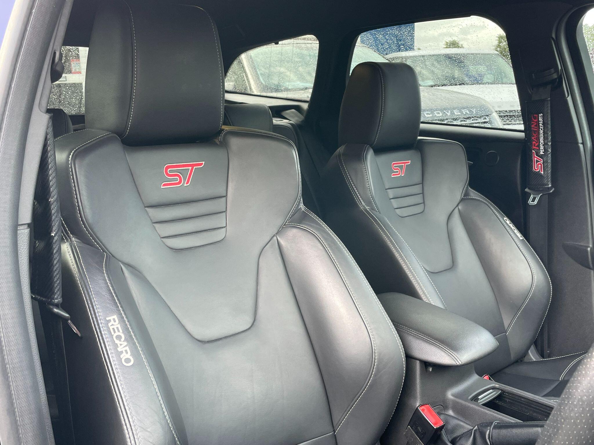 Ford Focus view 20
