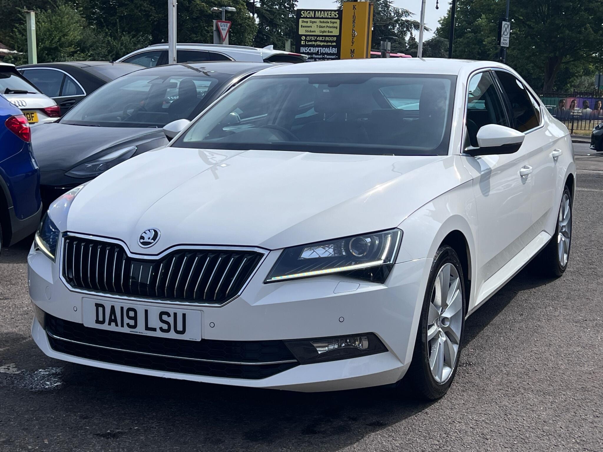 Skoda Superb view 7
