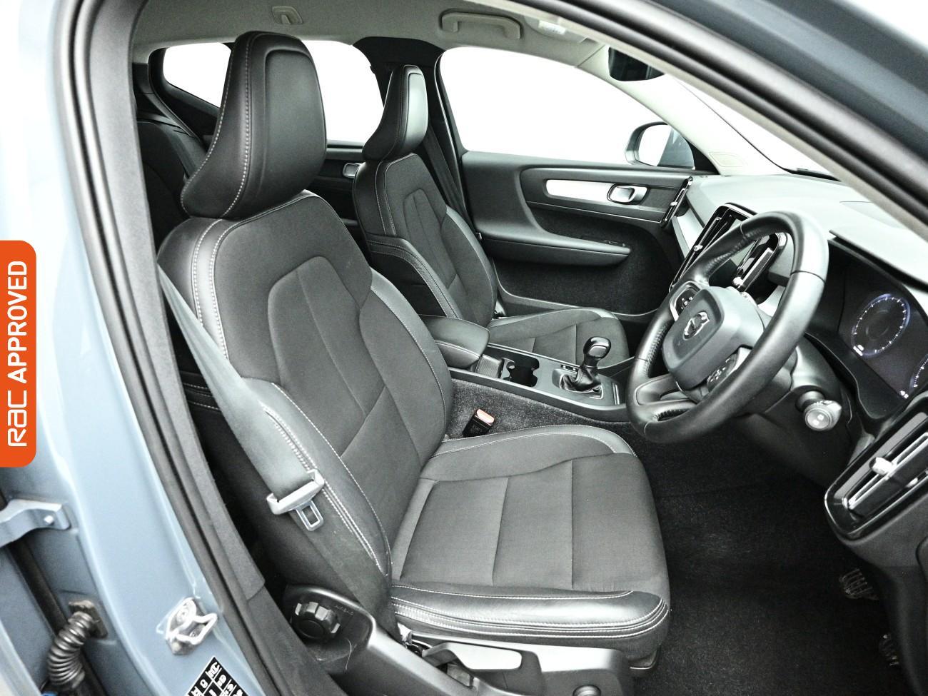 Volvo XC40 view 12