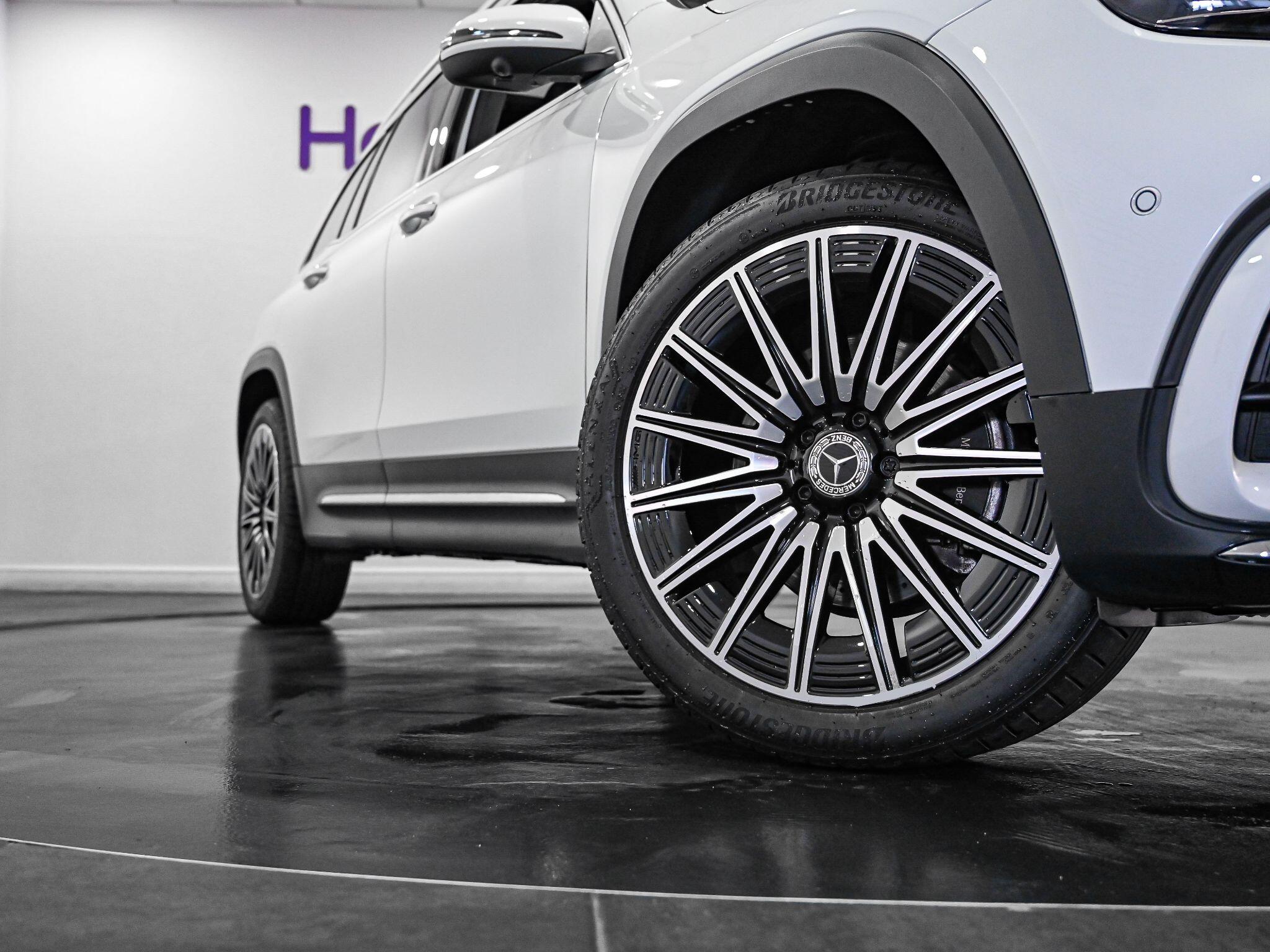 Mercedes-Benz GLB view 7
