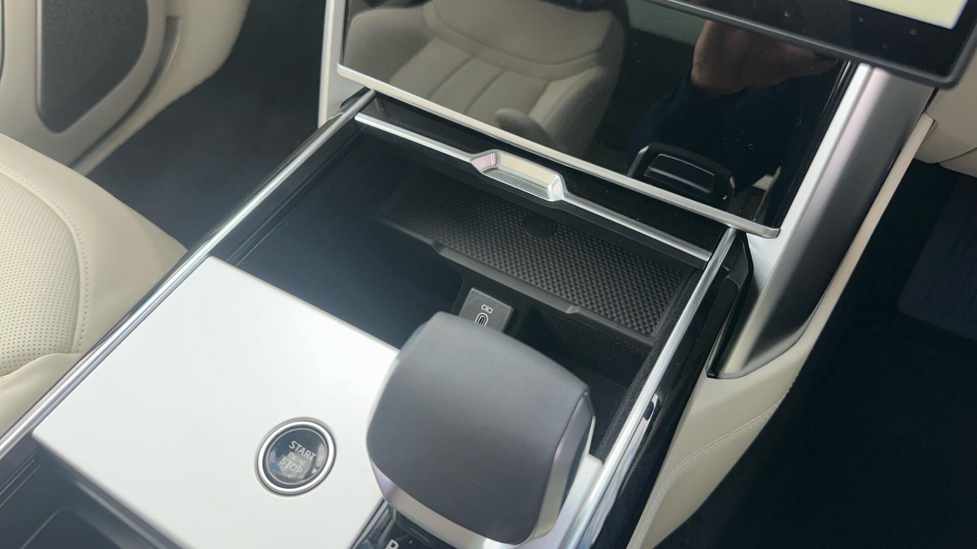 Land Rover Range Rover view 30