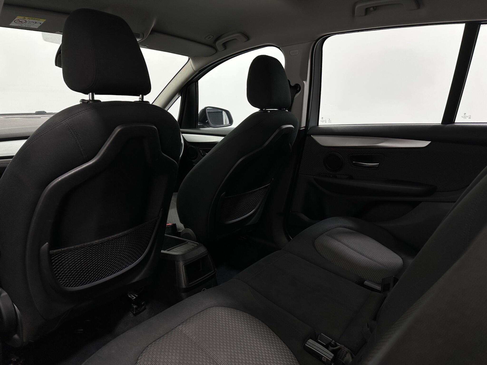 BMW 2 Series view 37