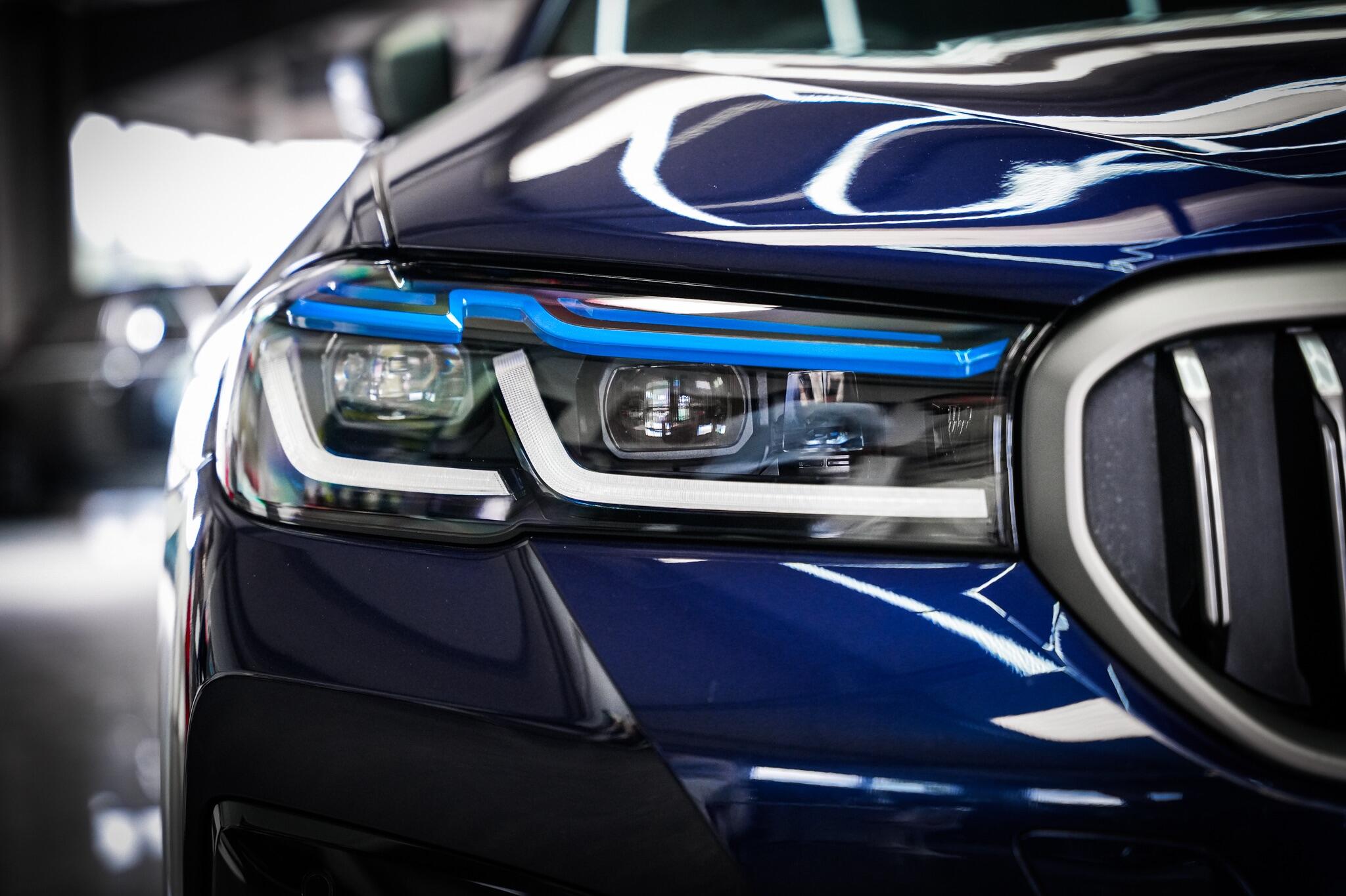 BMW 5 Series view 32