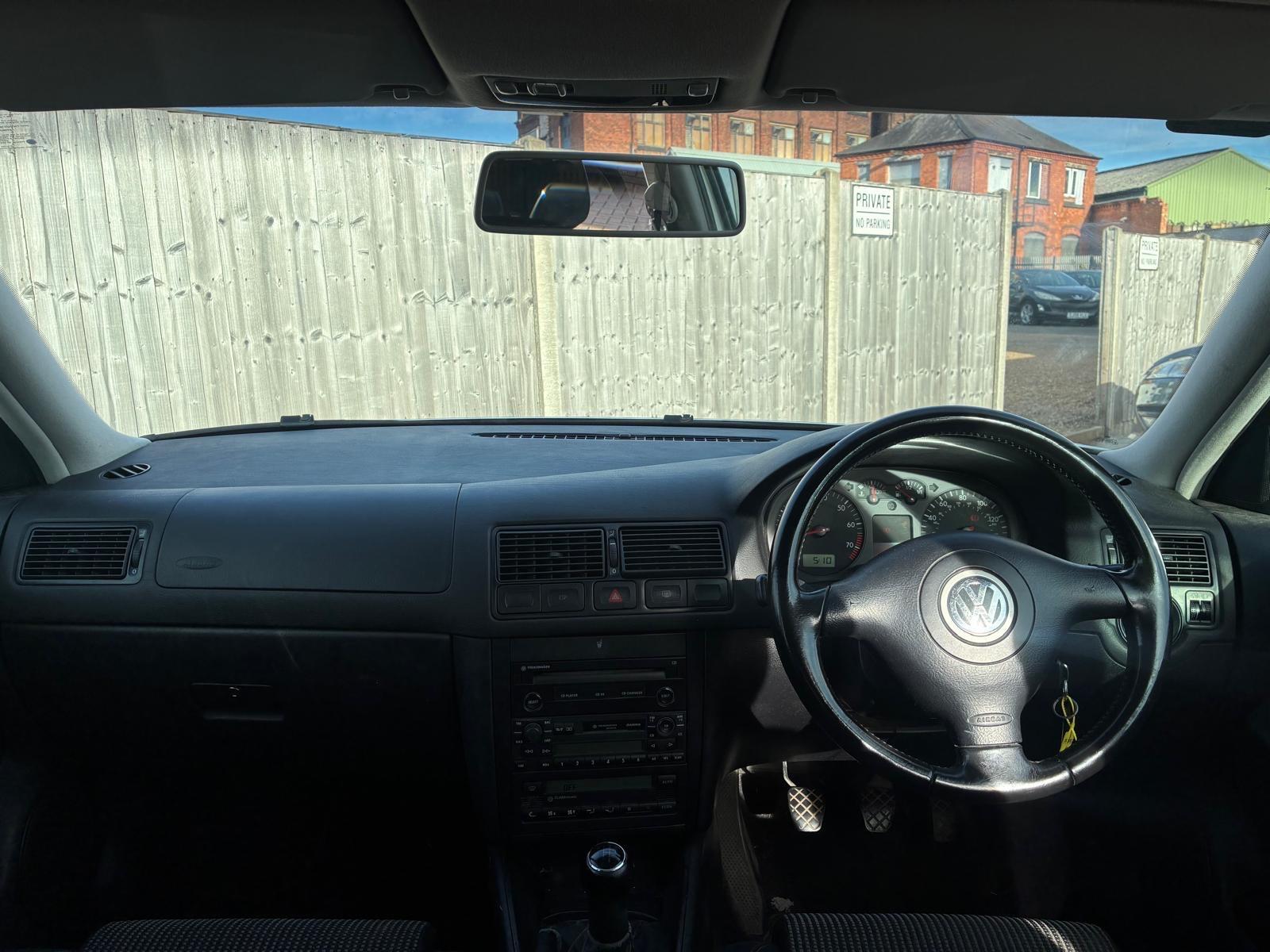 Volkswagen Golf view 15