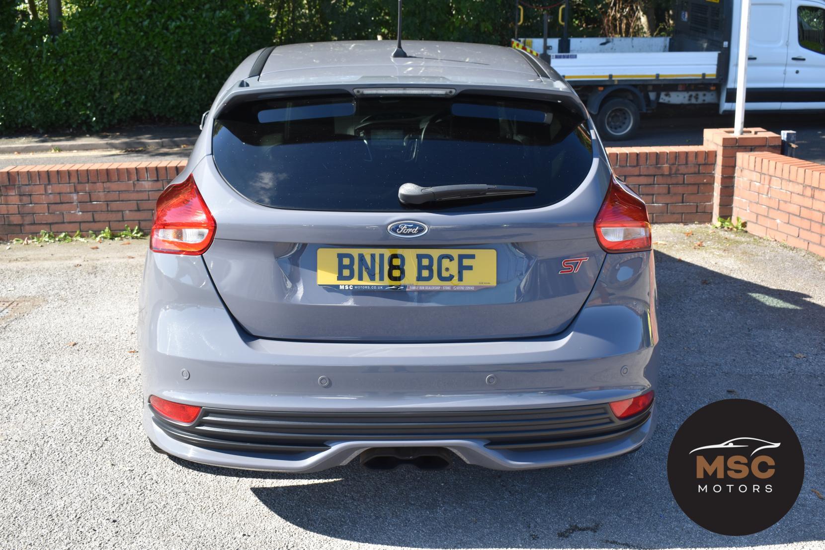 Ford Focus view 15