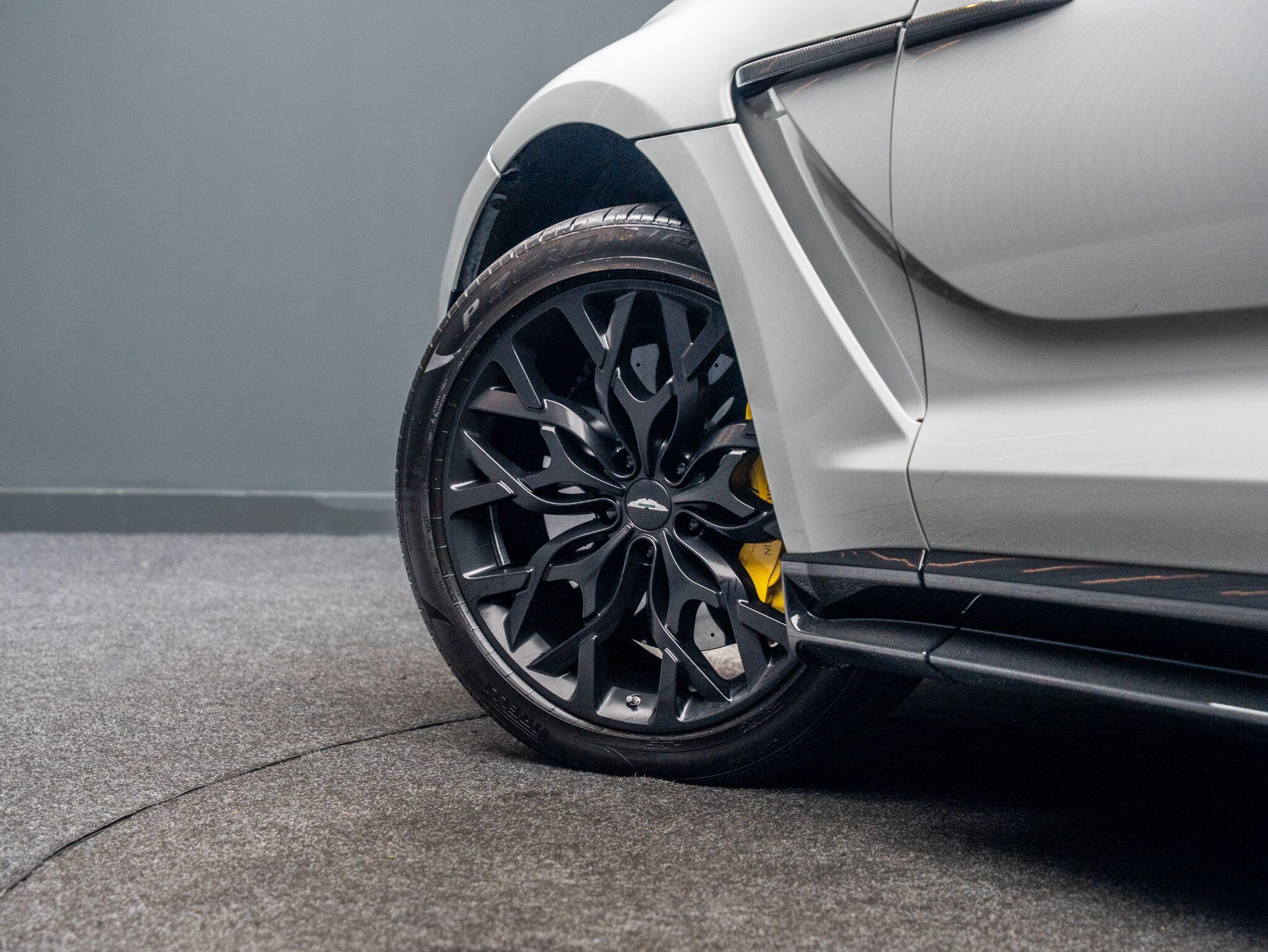 Aston Martin DBX view 13