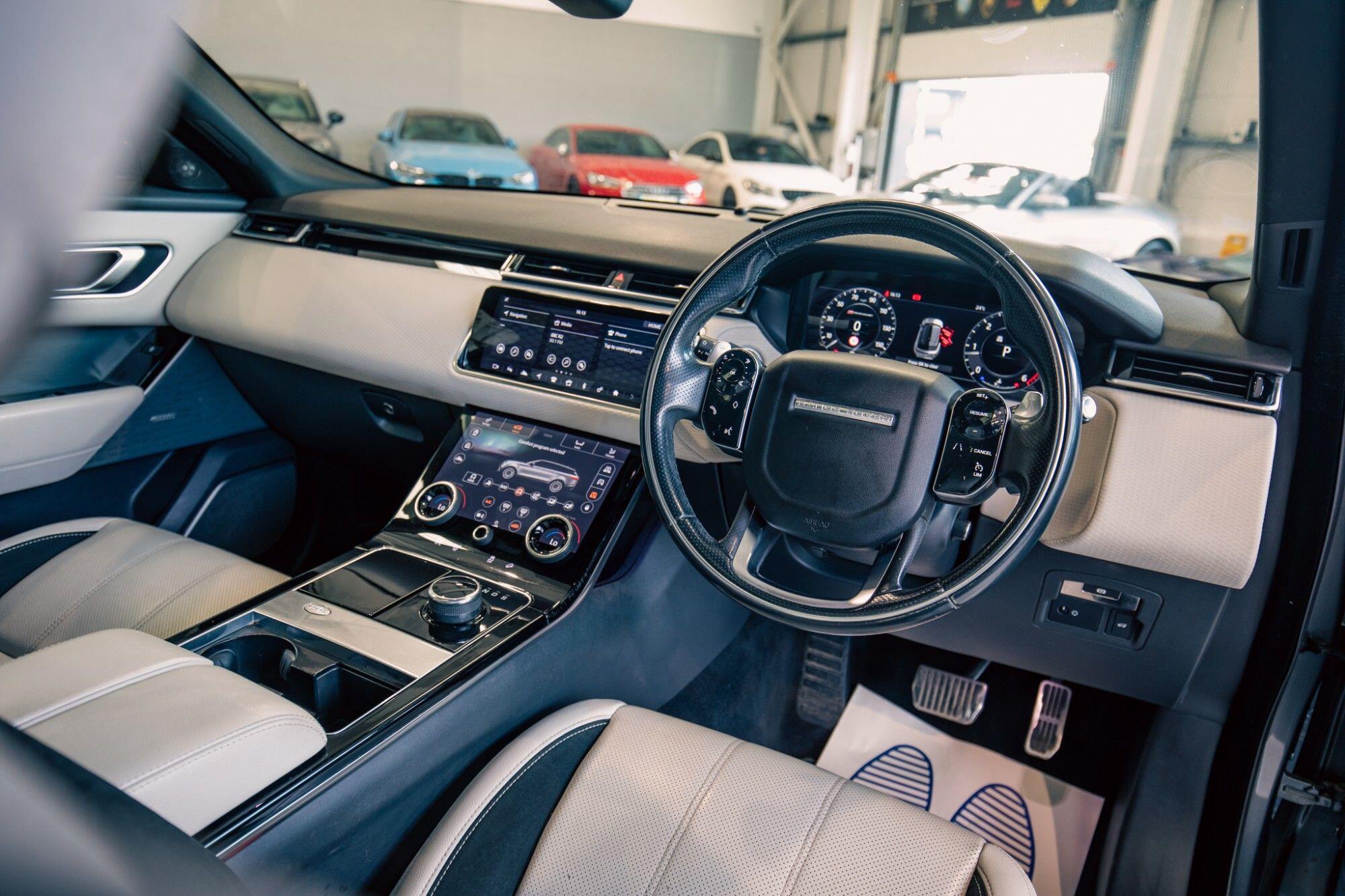 Land Rover Range Rover Velar view 2