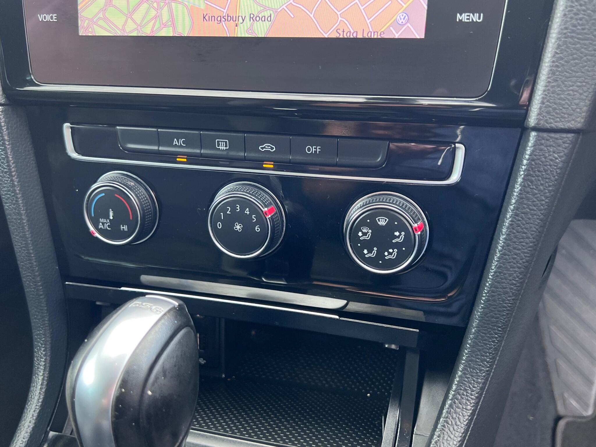Volkswagen Golf view 26