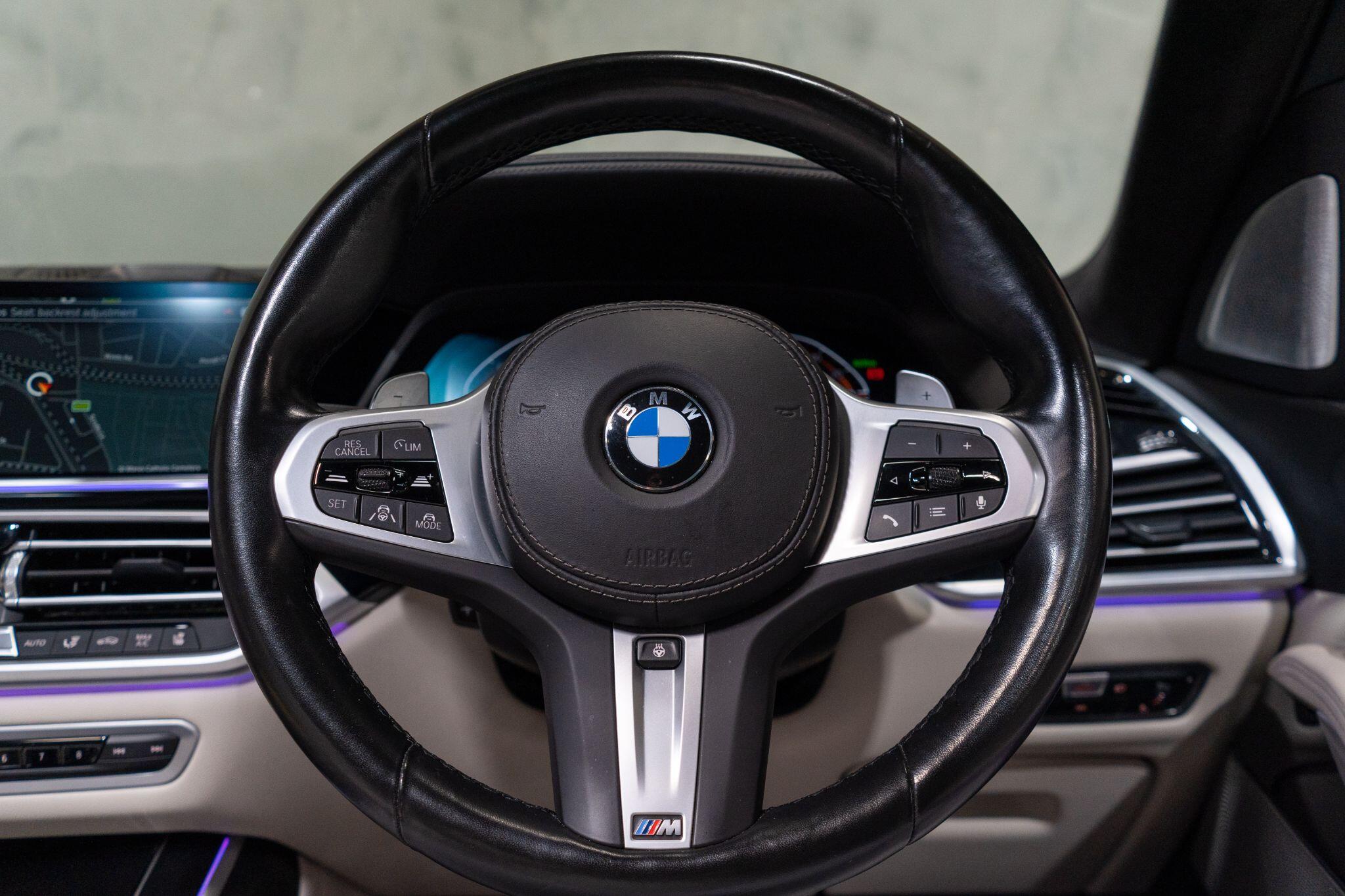 BMW X7 view 33
