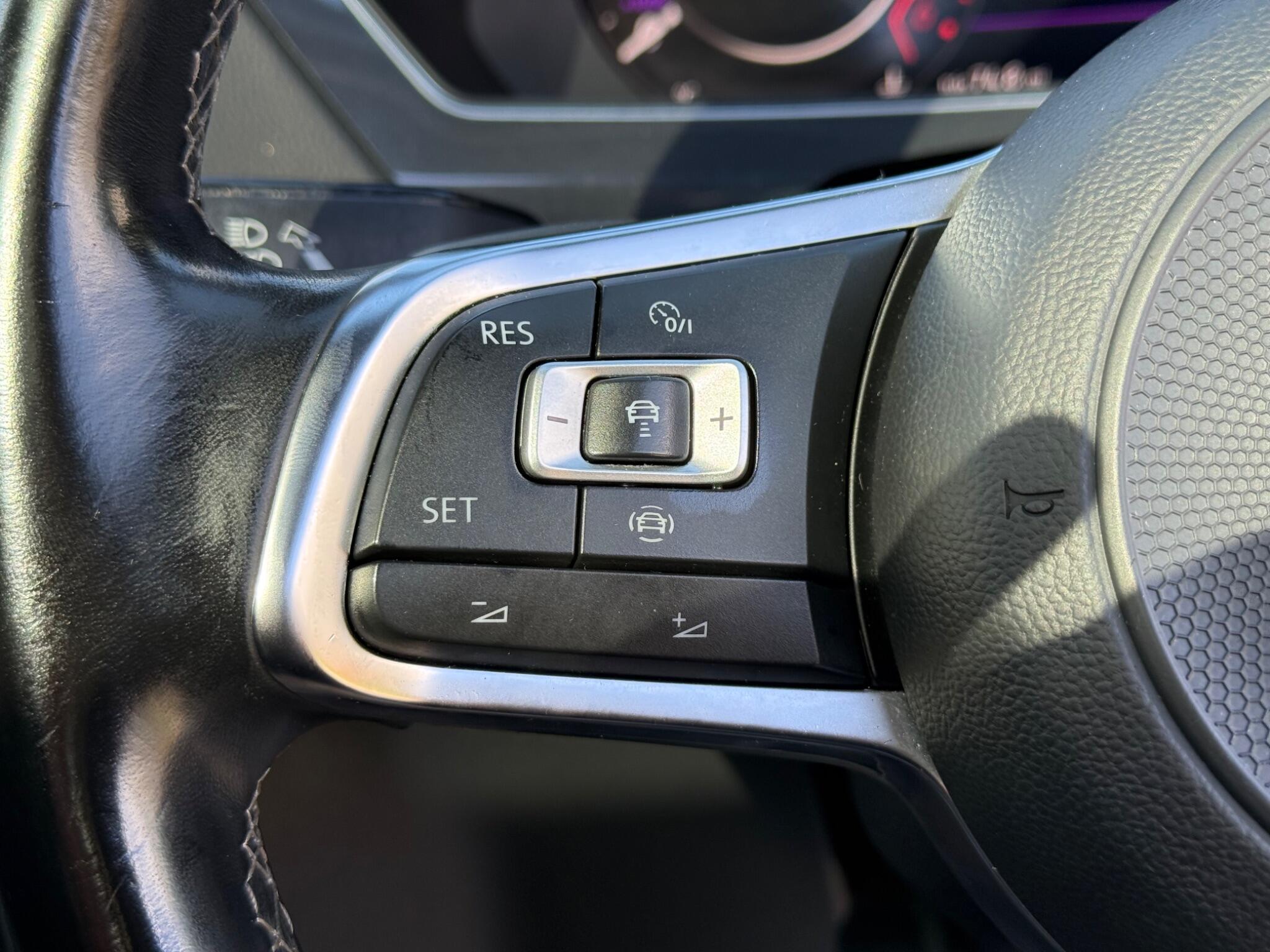 Volkswagen Tiguan view 21