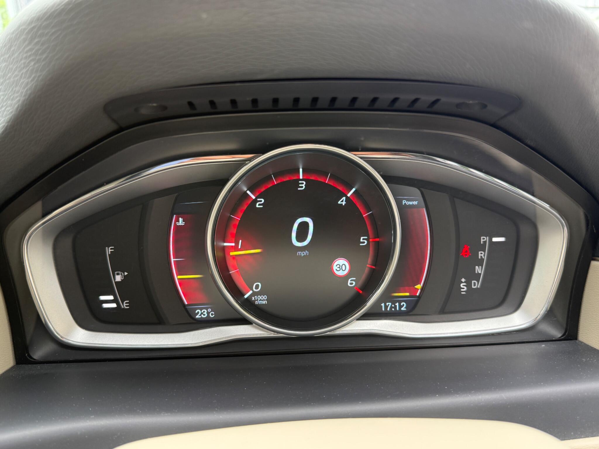 2015 Volvo S80 image 41