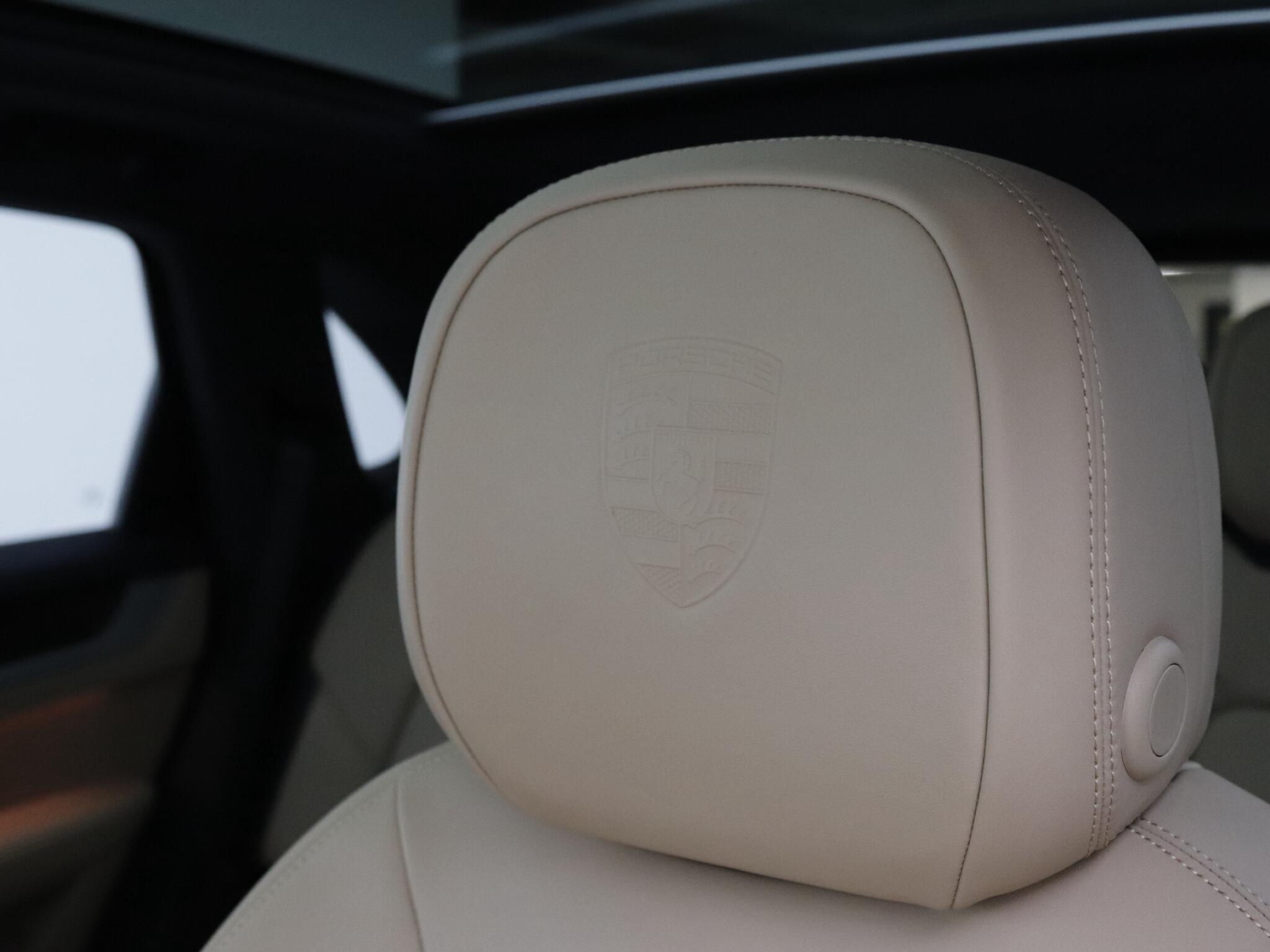 Porsche Cayenne view 15