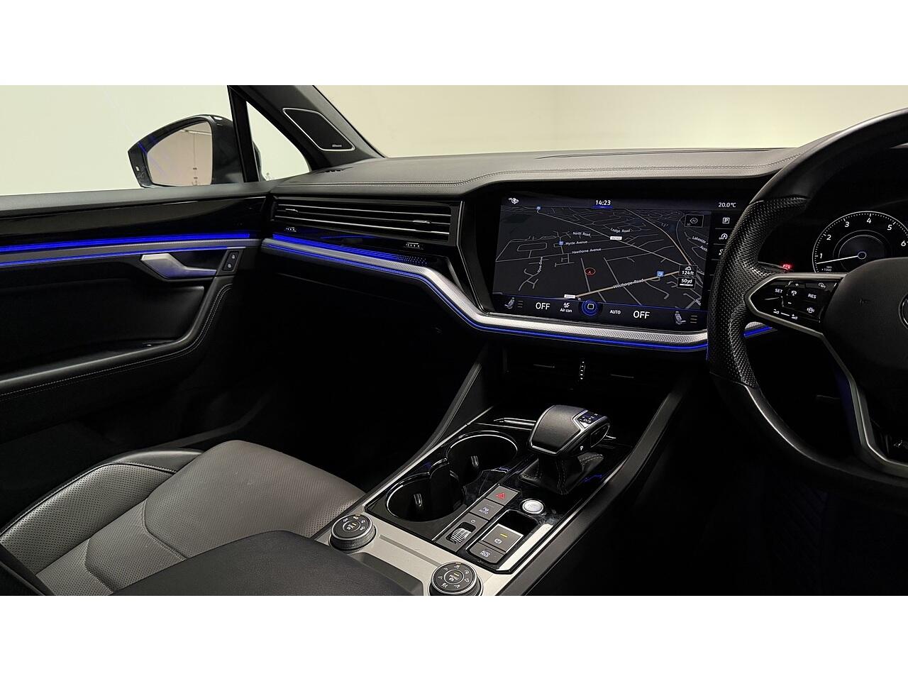 Volkswagen Touareg view 21