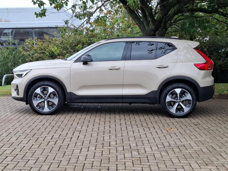 Volvo XC40 view 4
