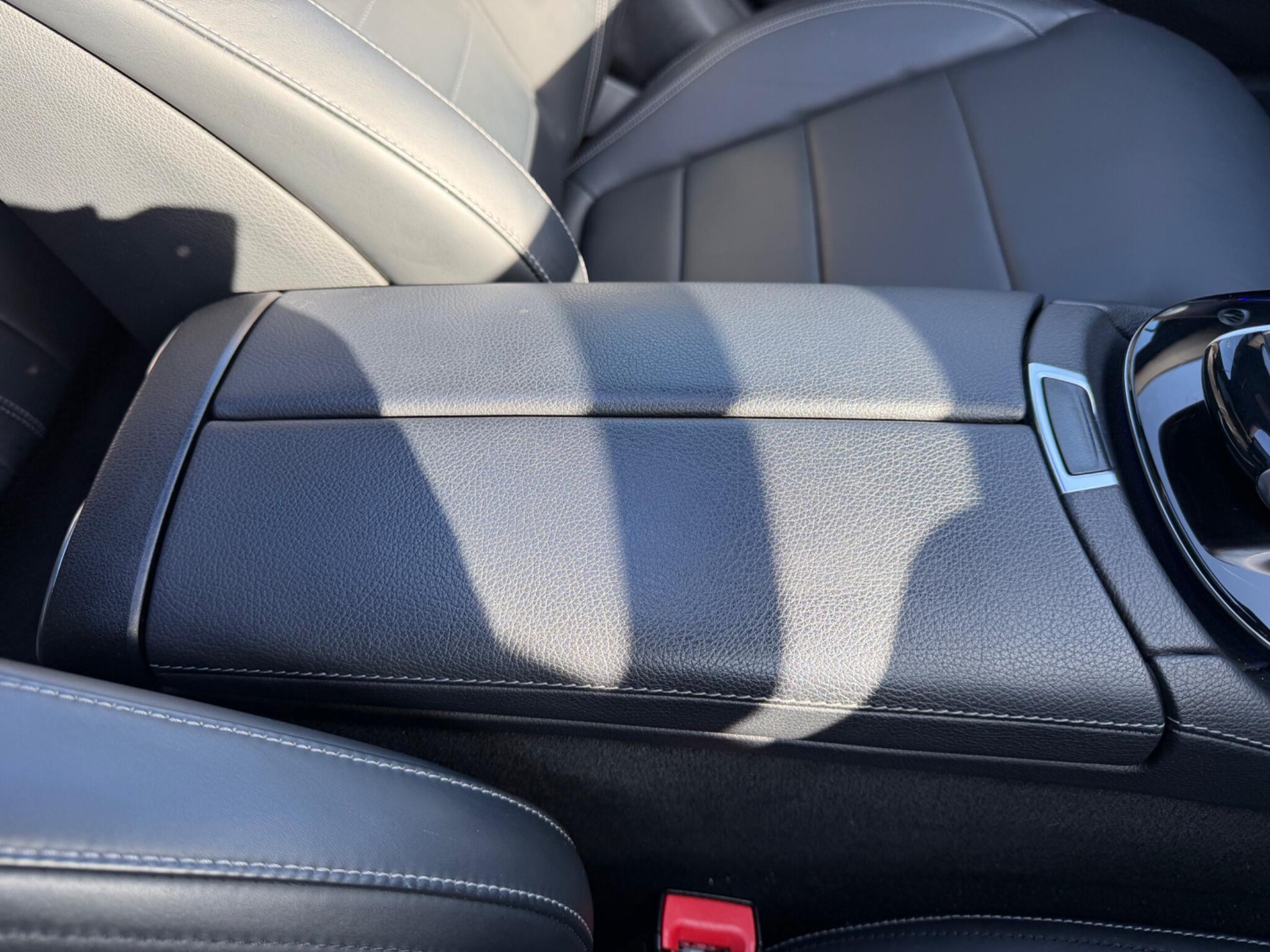Mercedes-Benz E-Class view 44