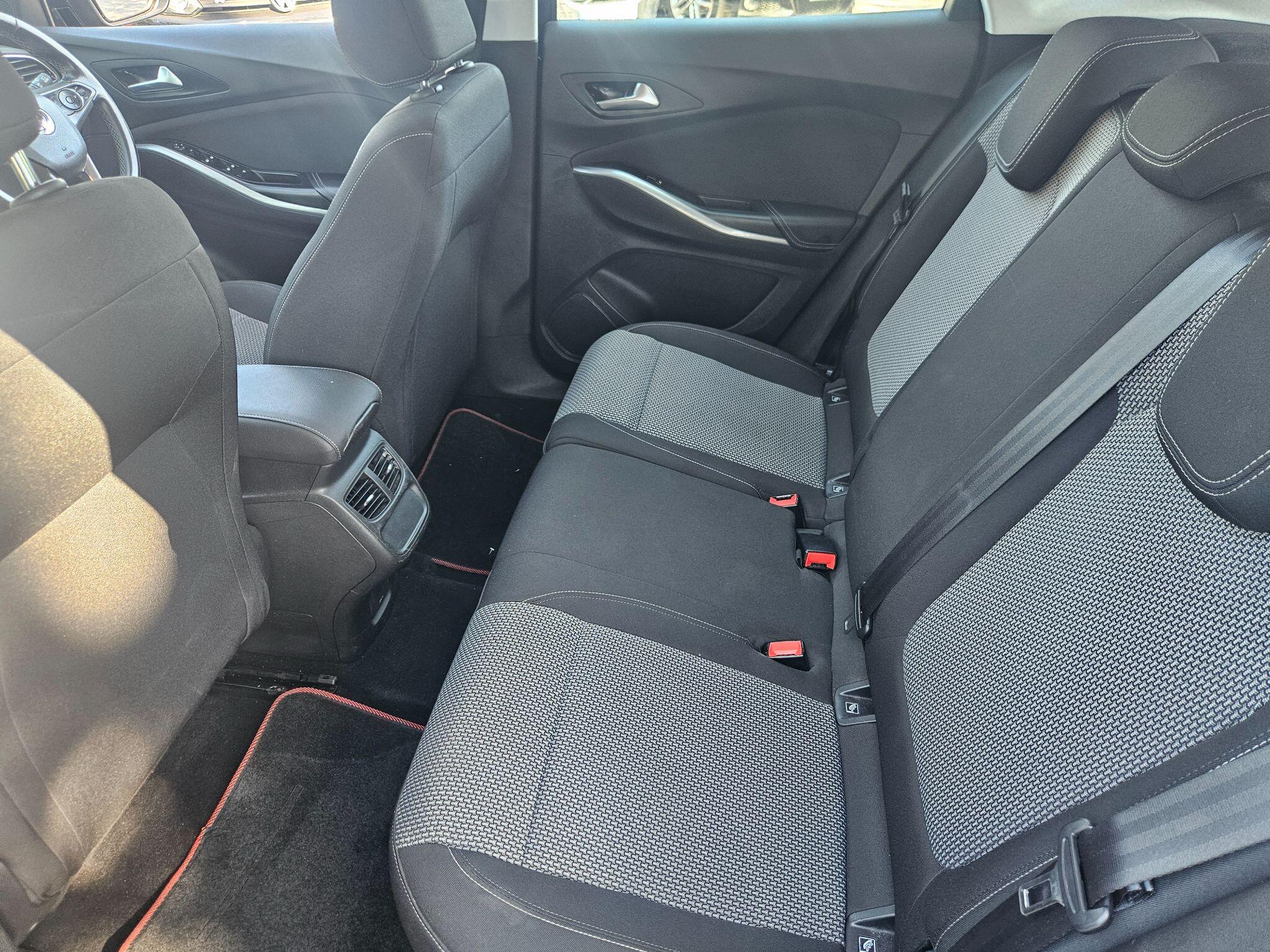 2019 Vauxhall Grandland X image 40